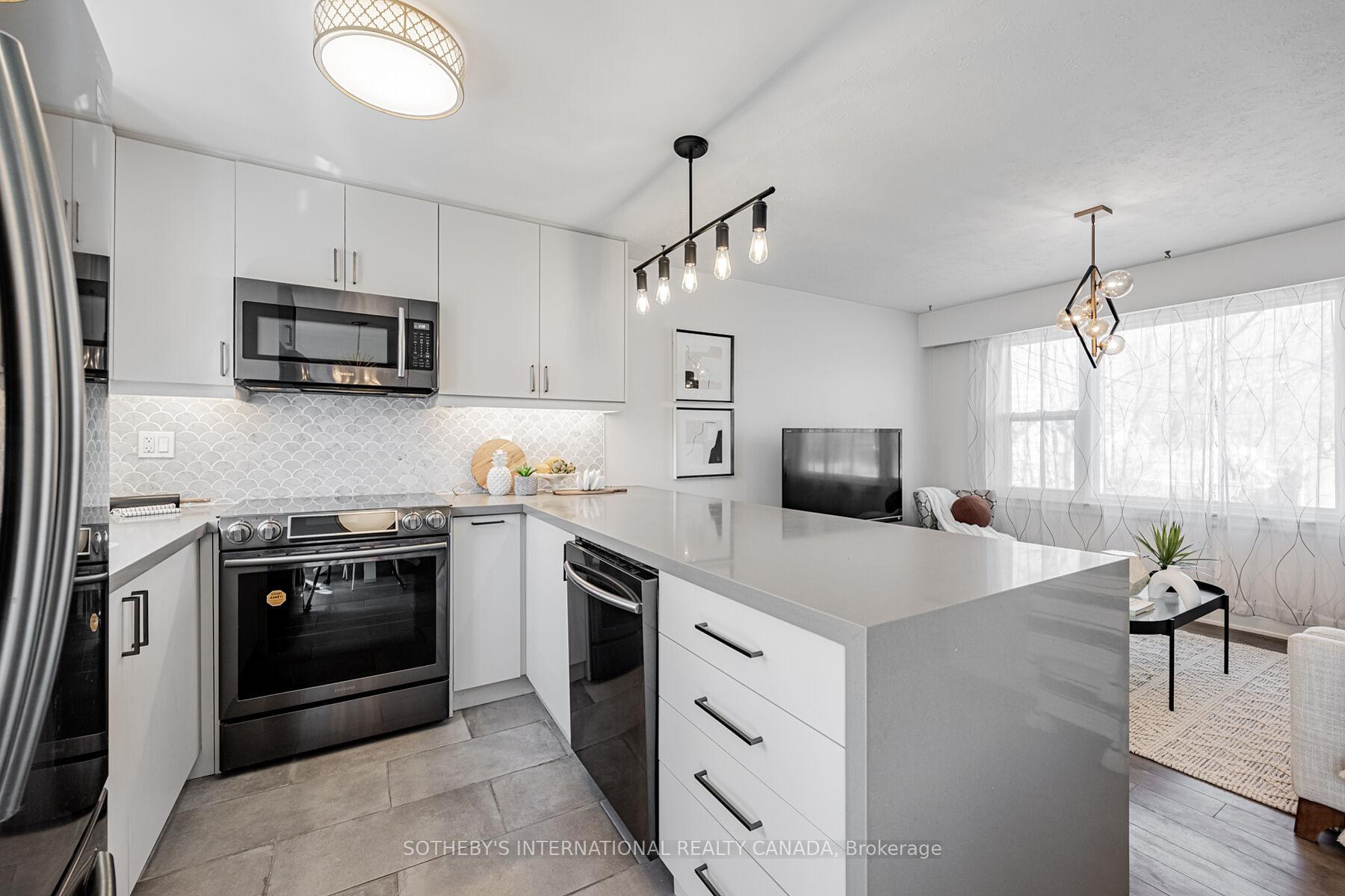 4075A Lawrence Avenue E, Toronto