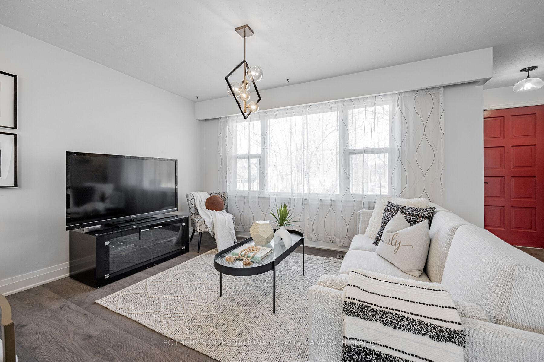 4075A Lawrence Avenue E, Toronto
