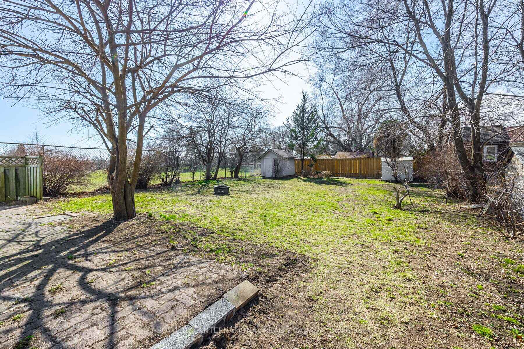 4075A Lawrence Avenue E, Toronto