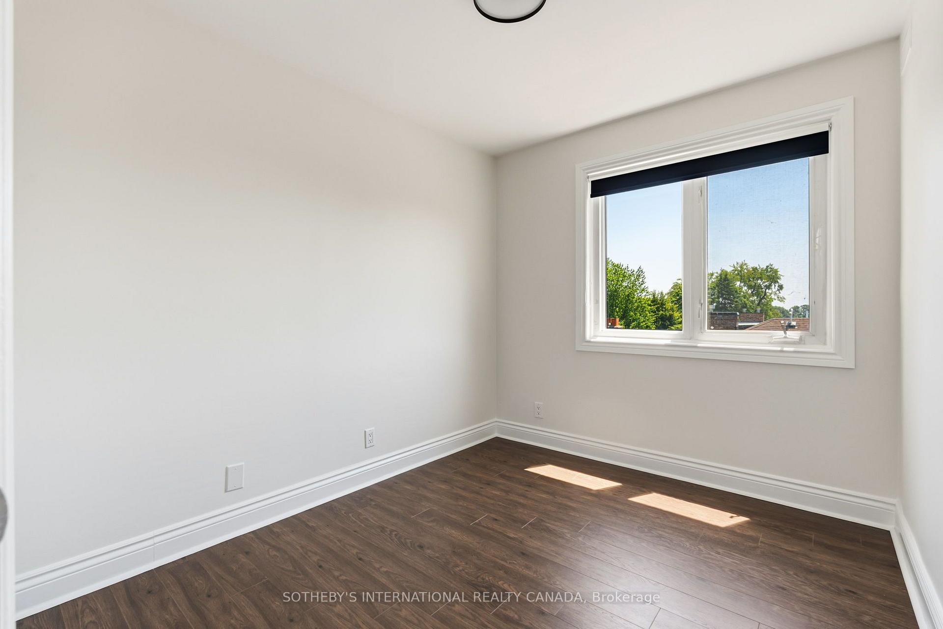 101 Hammersmith Avenue 210, Toronto Unit: 210