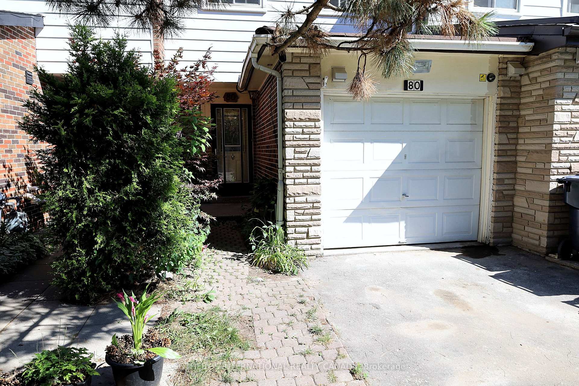 80 Halsey Avenue, Toronto