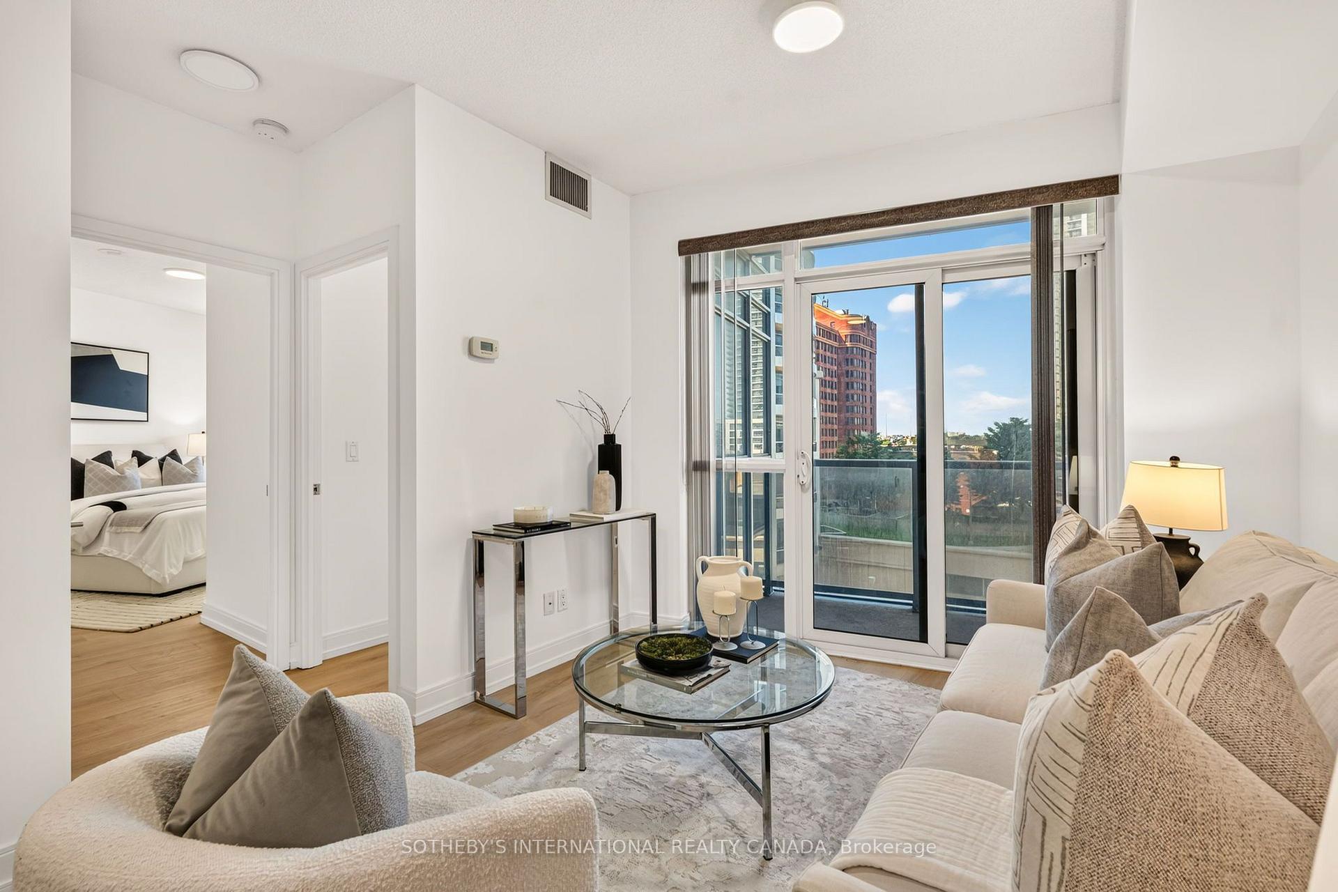 135 Village Green Square 519, Toronto Unit: 519