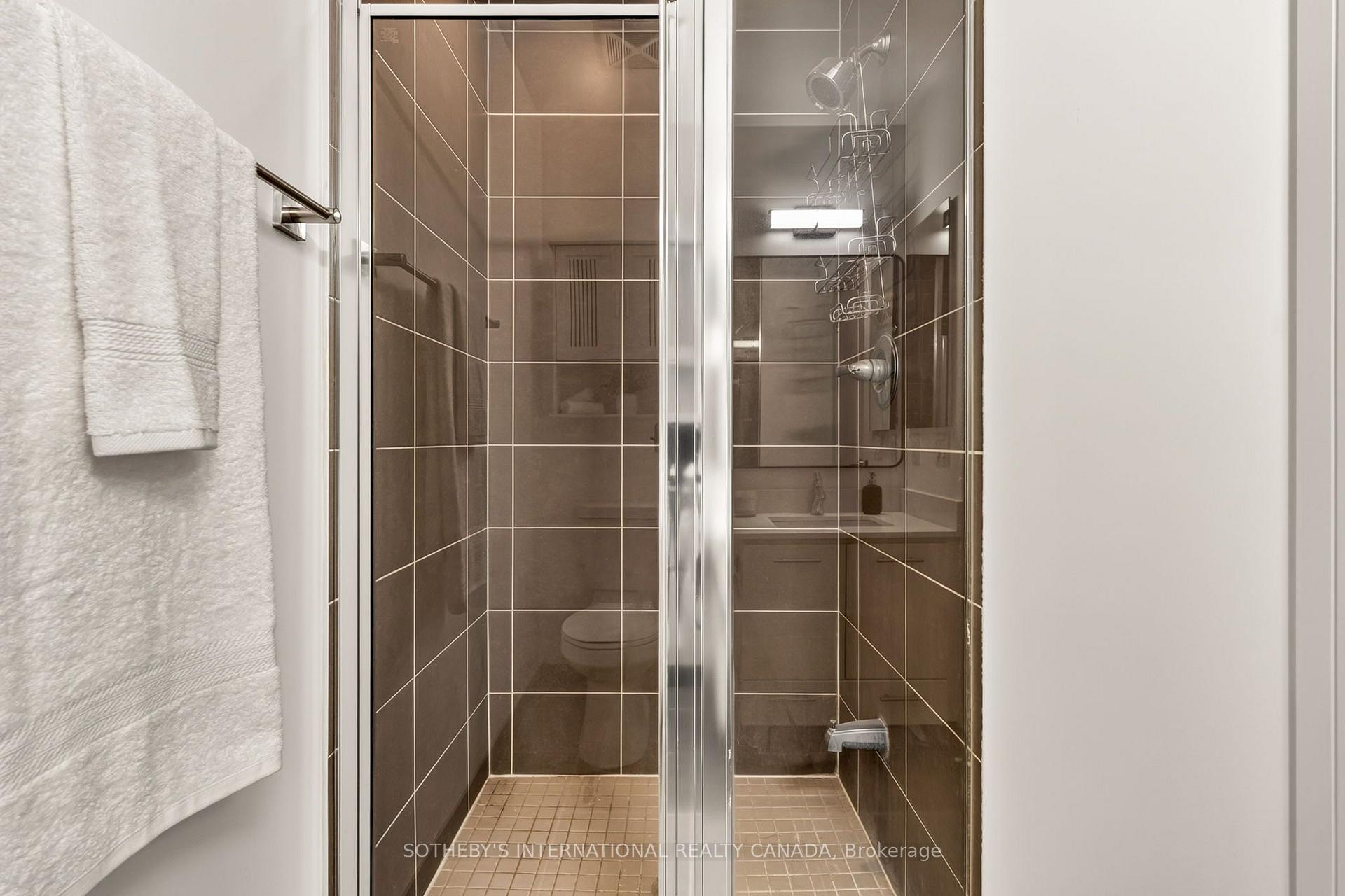 135 Village Green Square 519, Toronto Unit: 519