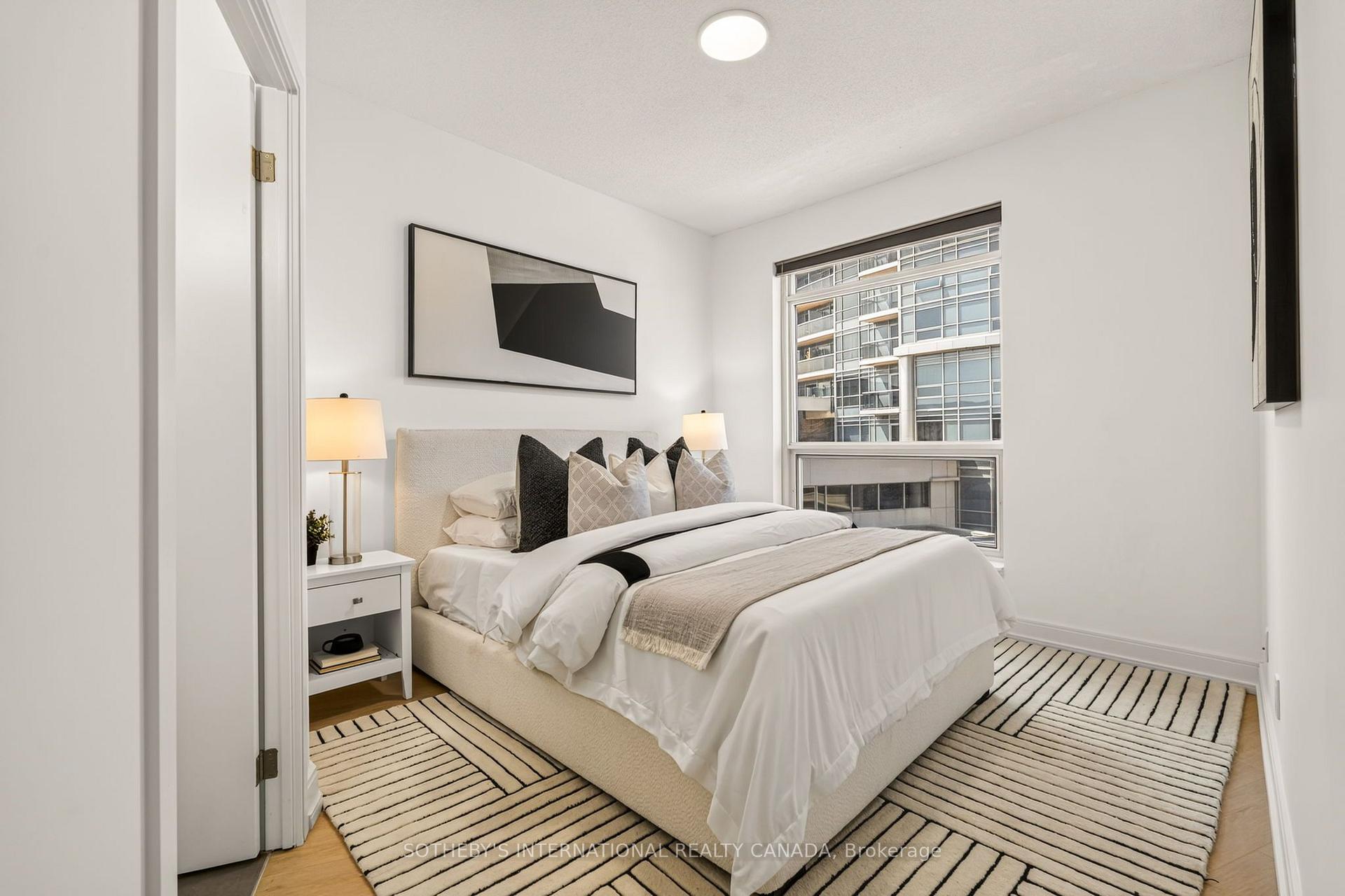 135 Village Green Square 519, Toronto Unit: 519