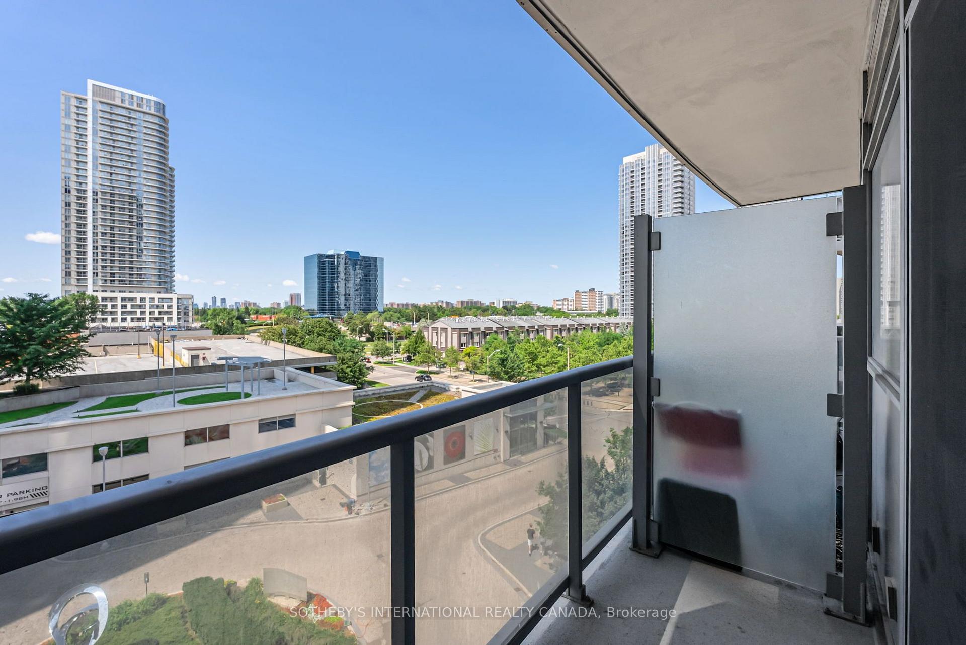 135 Village Green Square 519, Toronto Unit: 519