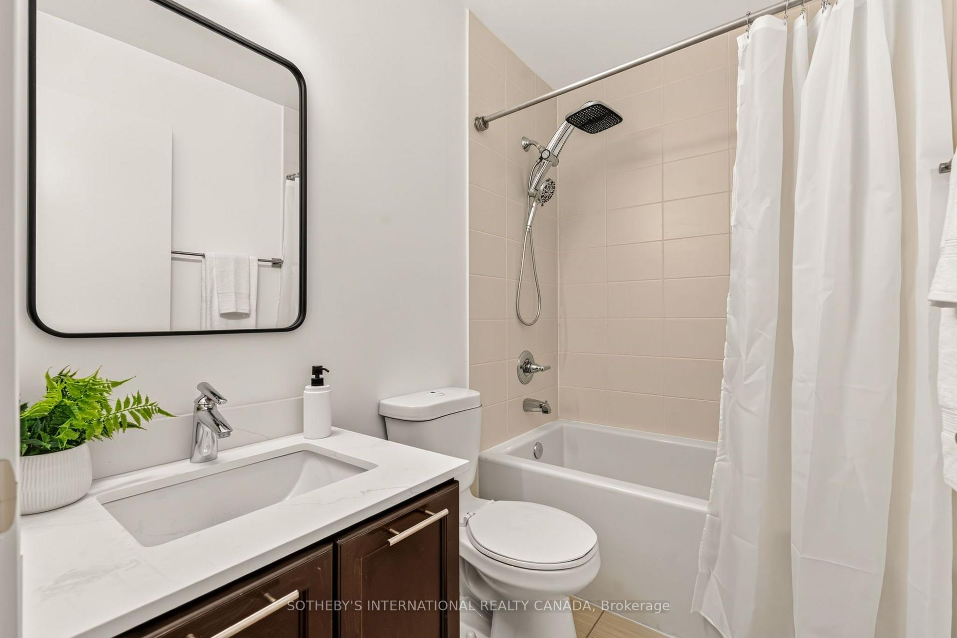 135 Village Green Square 519, Toronto Unit: 519