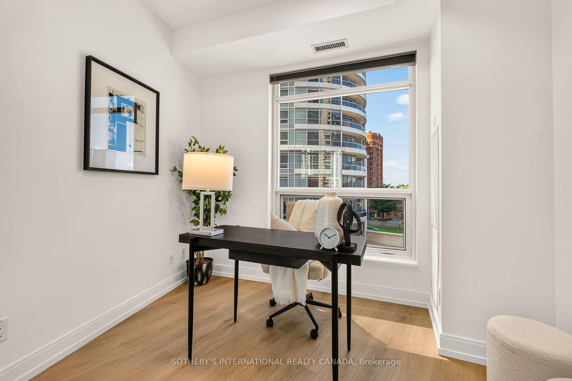 135 Village Green Square 519, Toronto Unit: 519