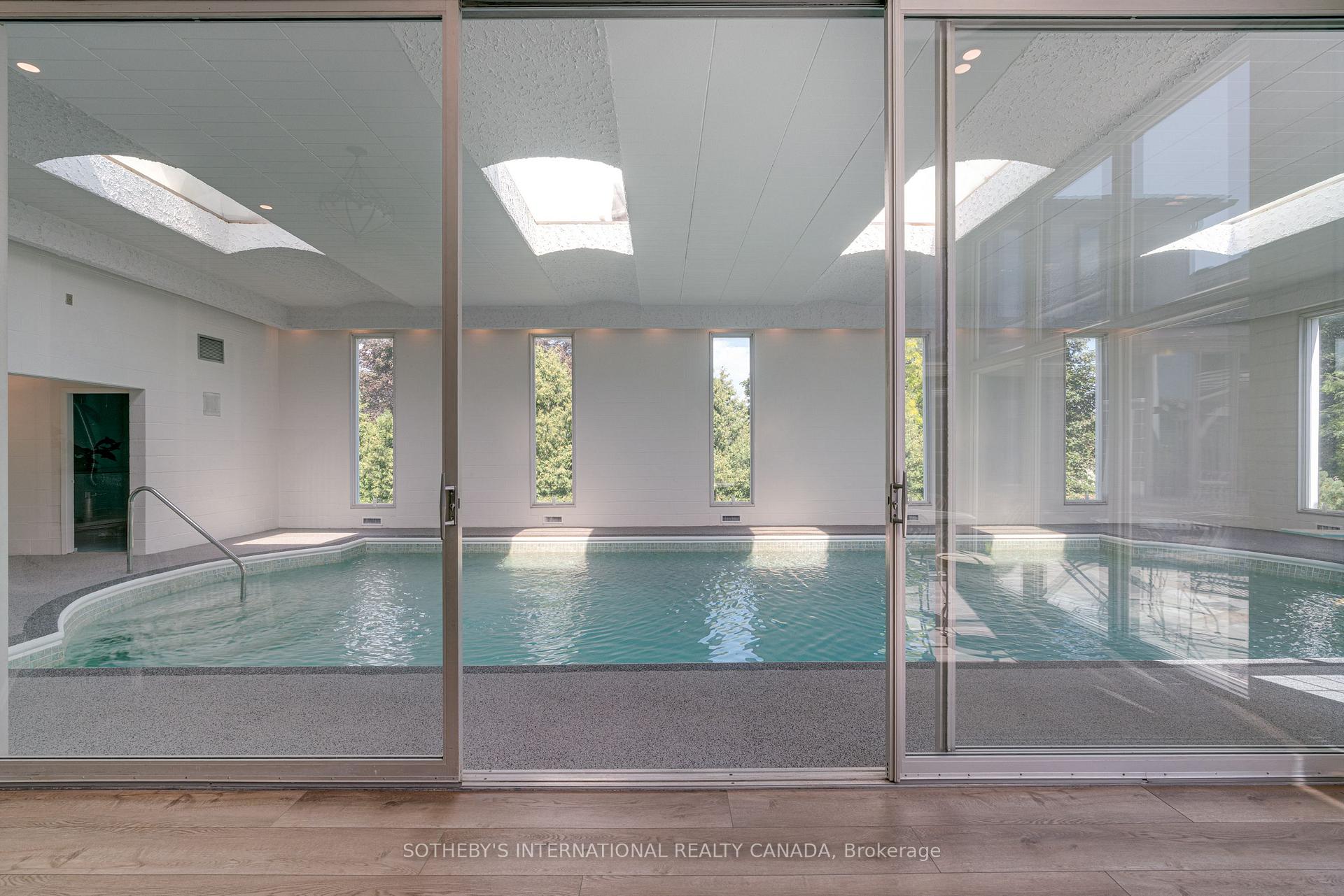 787 Simcoe Street N