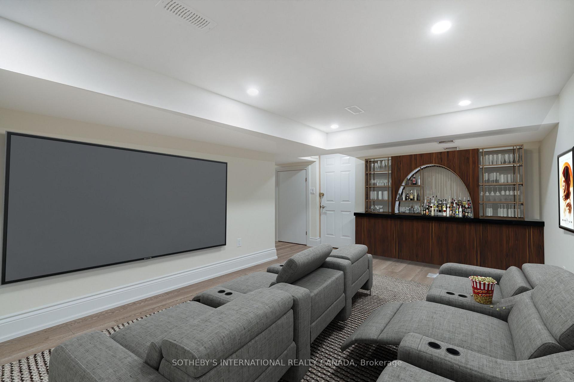787 Simcoe Street N