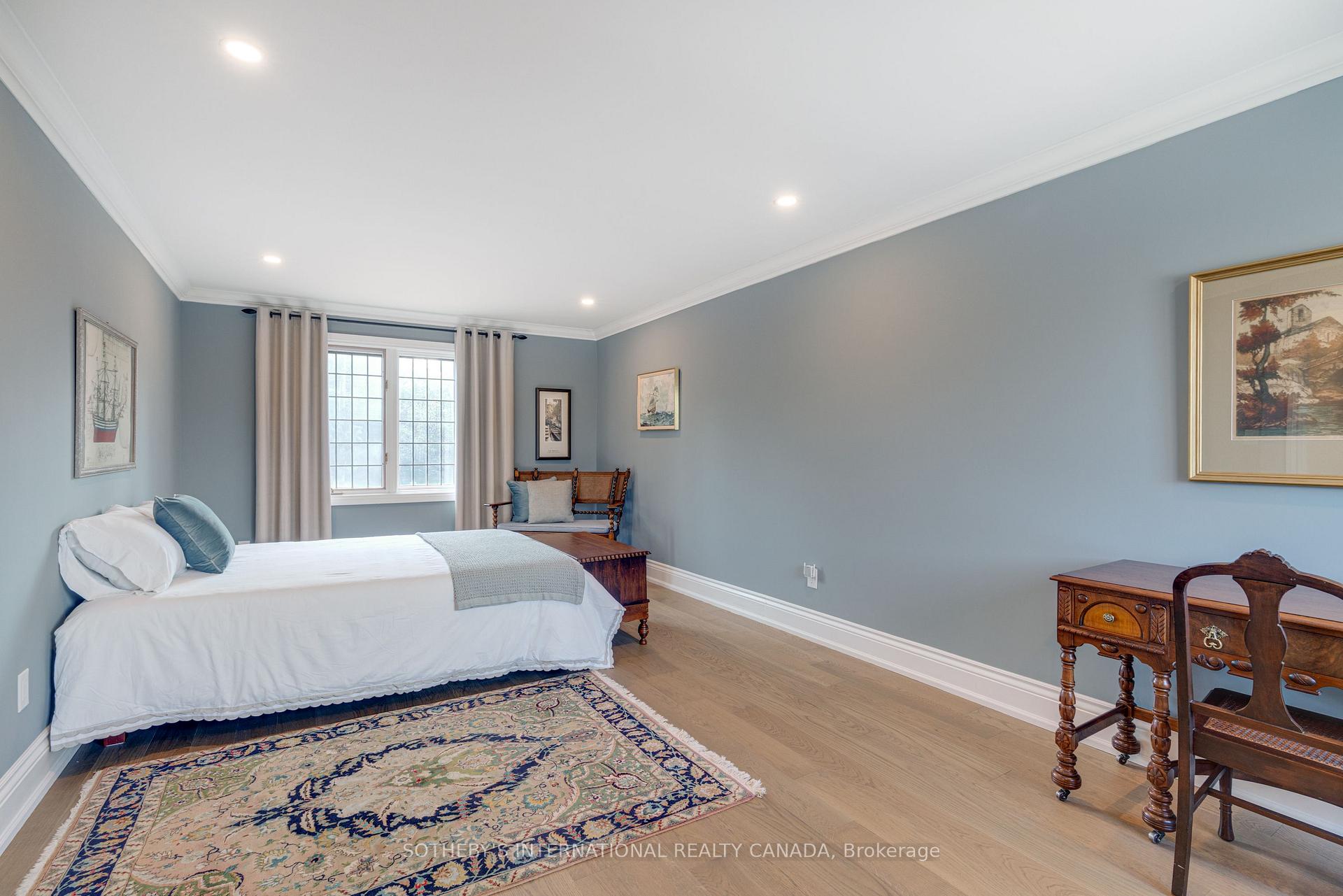 787 Simcoe Street N