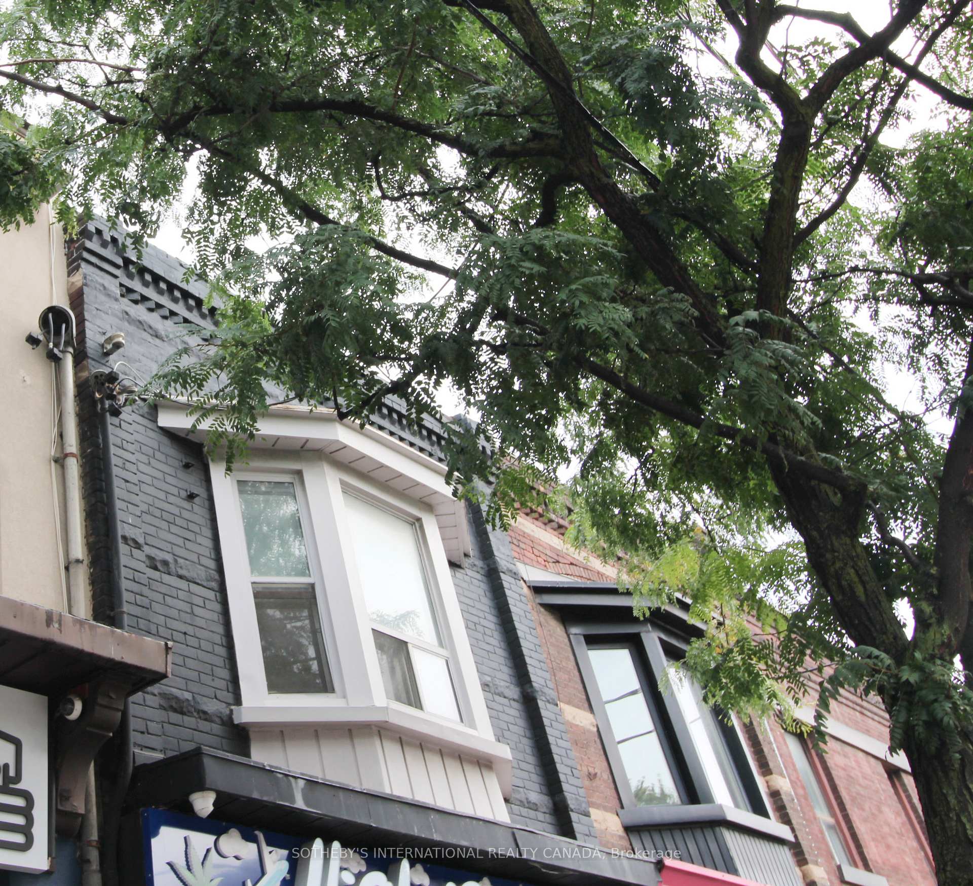 1026 Queen Street Upper, Toronto Unit: Upper