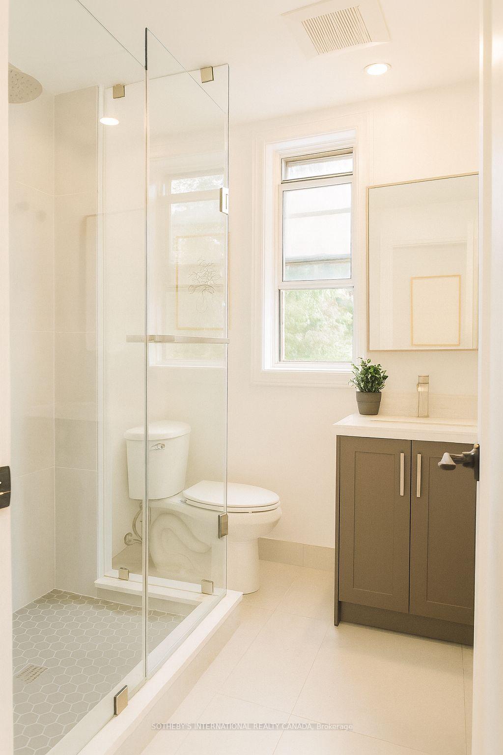 1026 Queen Street Upper, Toronto Unit: Upper
