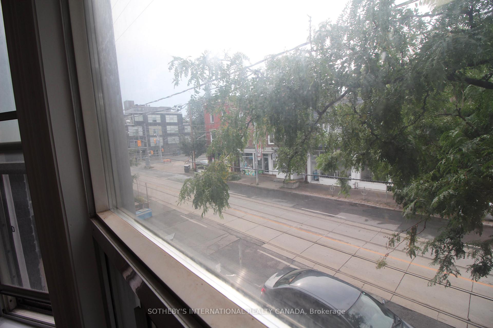1026 Queen Street Upper, Toronto Unit: Upper