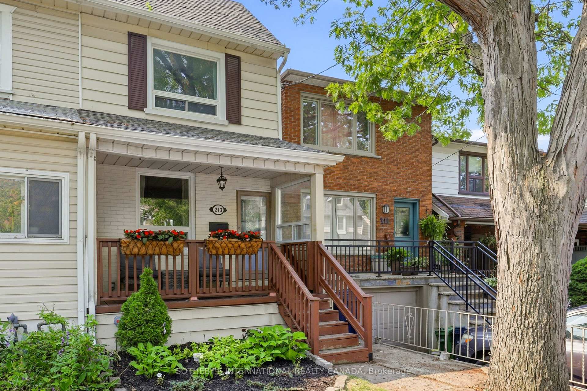 213 Oakcrest Avenue, Toronto