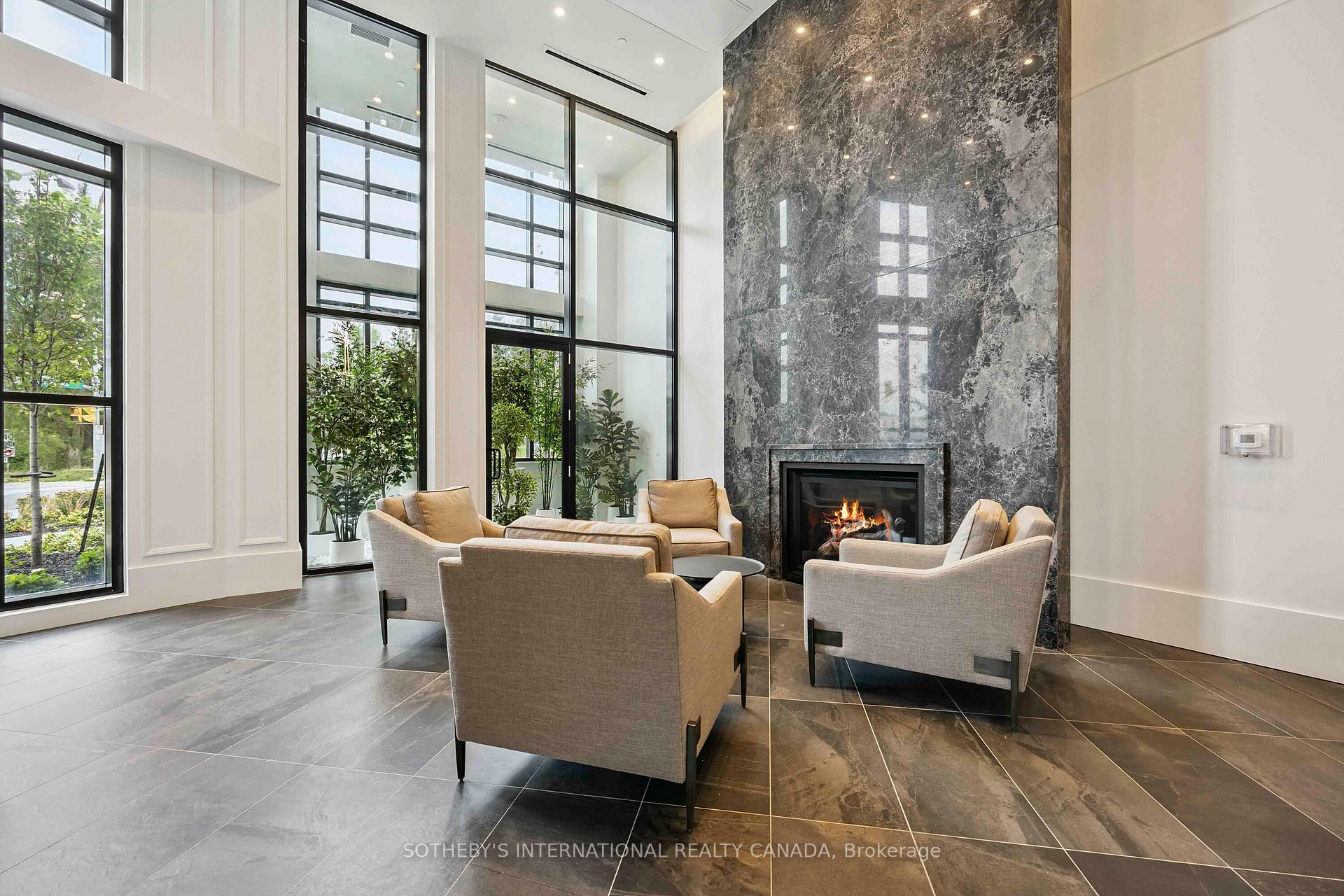 2075 King Road Unit: 405