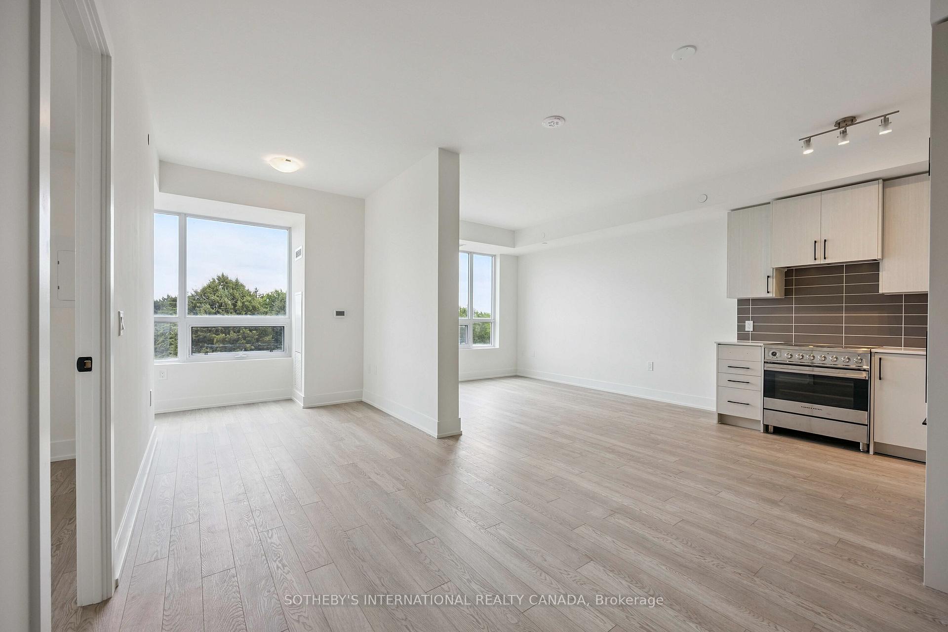 2075 King Road Unit: 405