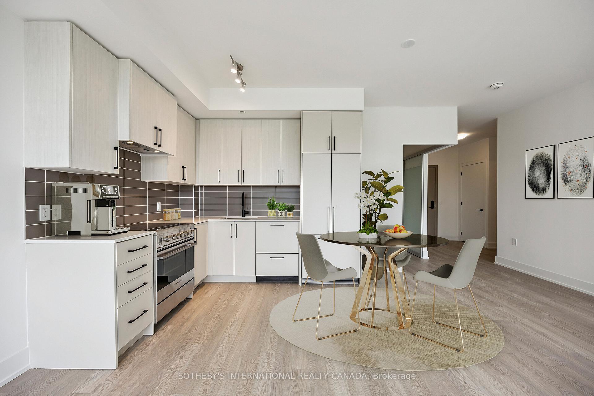 2075 King Road Unit: 405