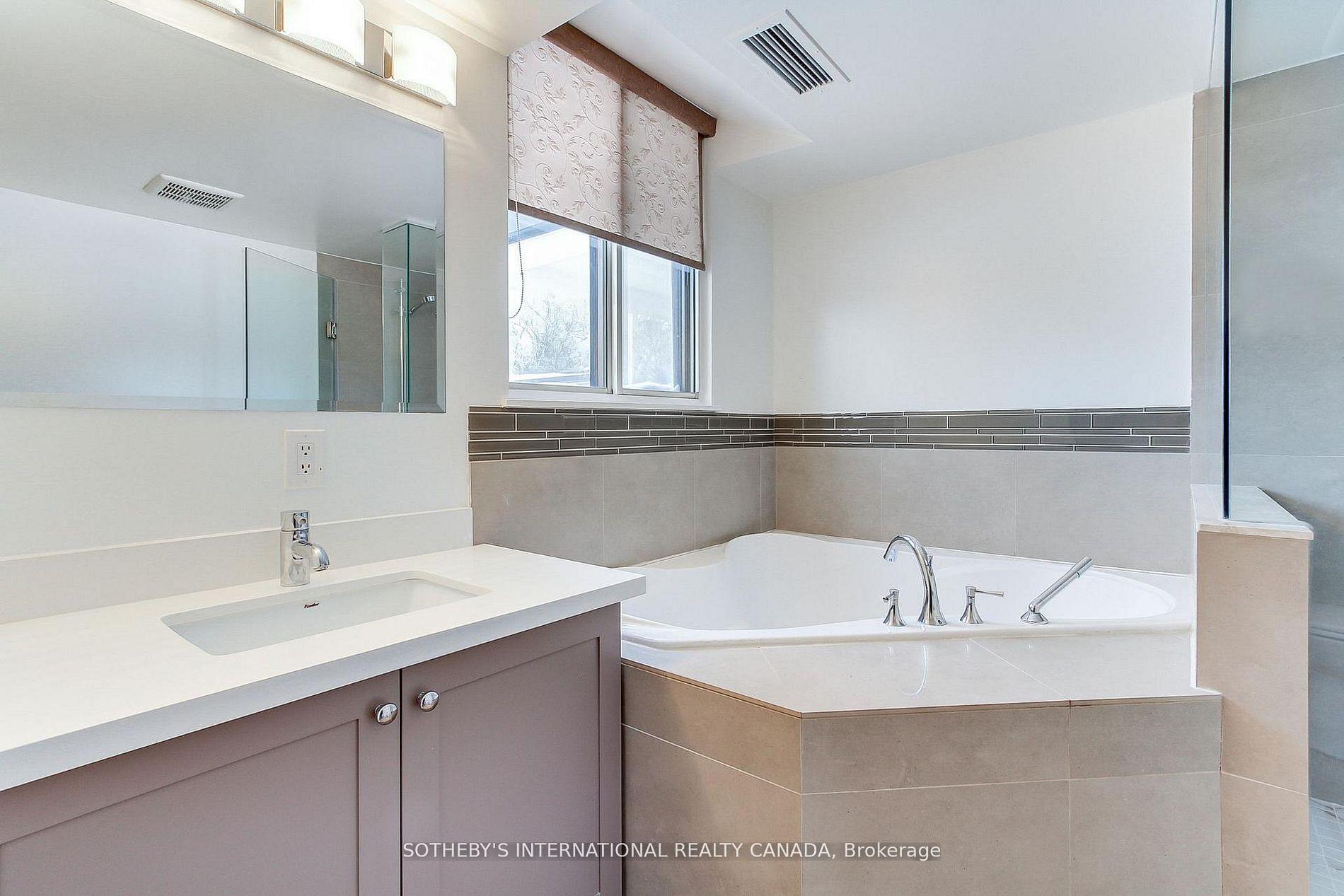 40 Harding Boulevard W 301