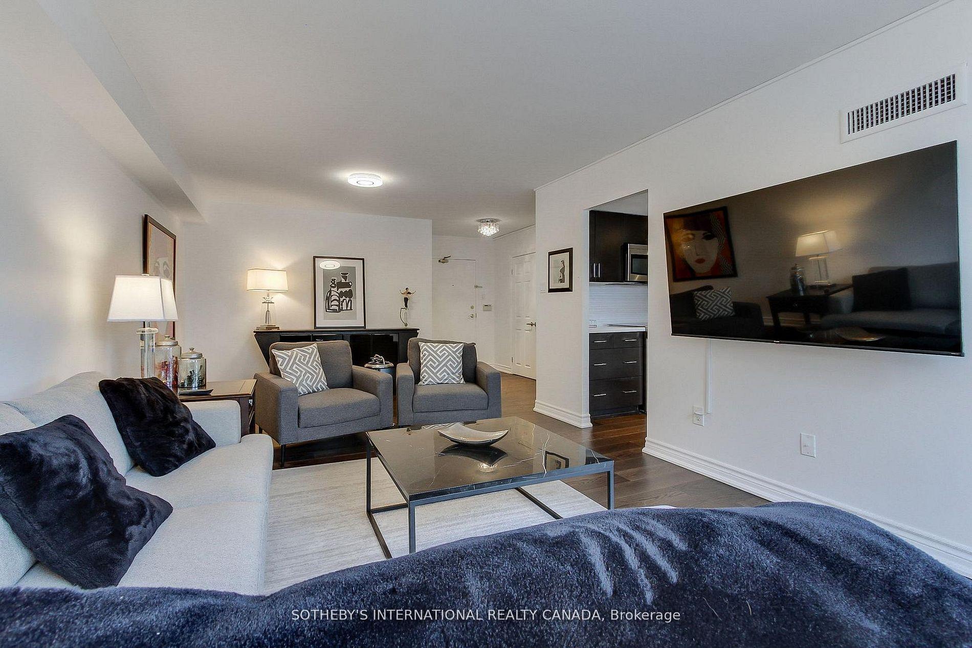 40 Harding Boulevard W 301