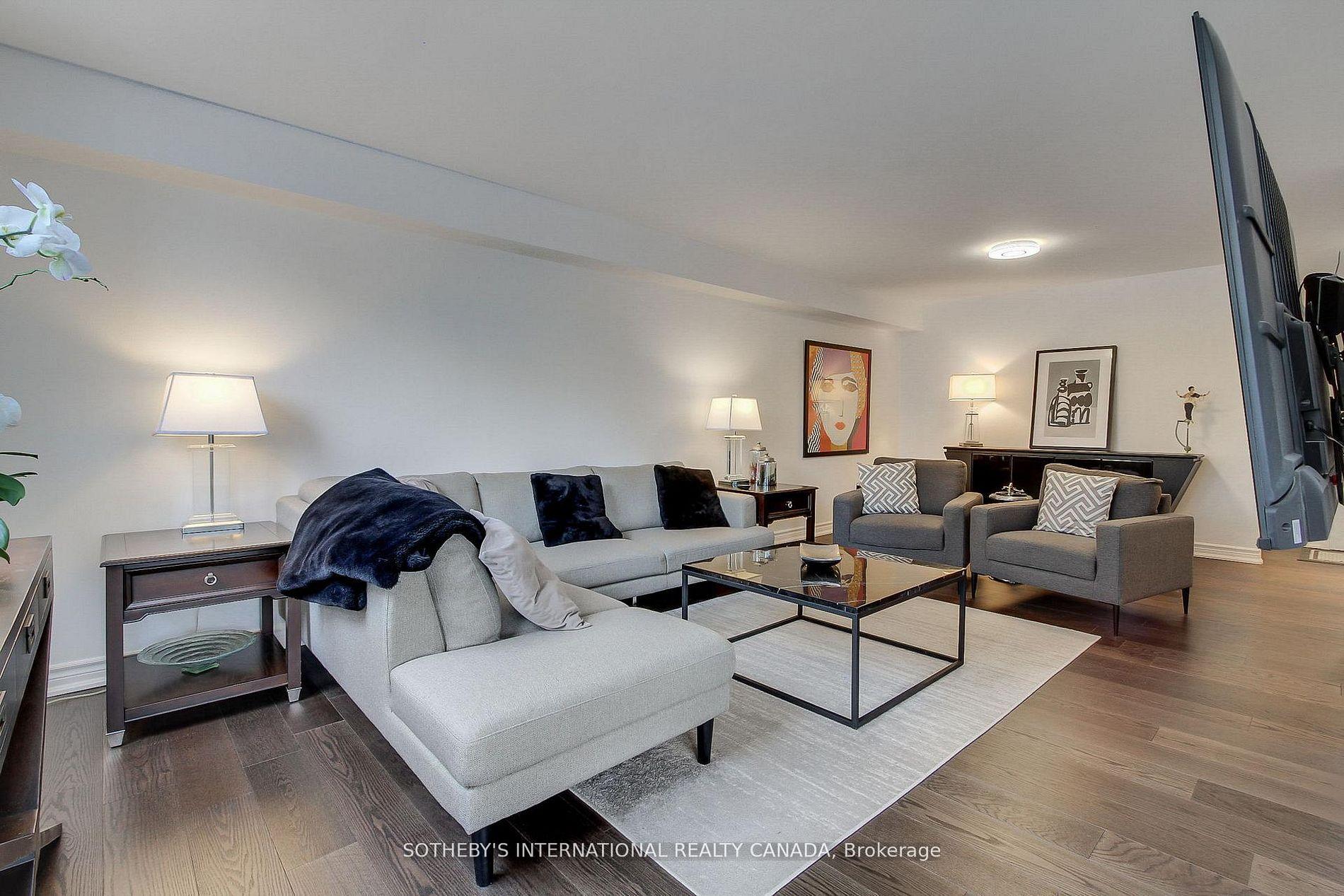 40 Harding Boulevard W 301