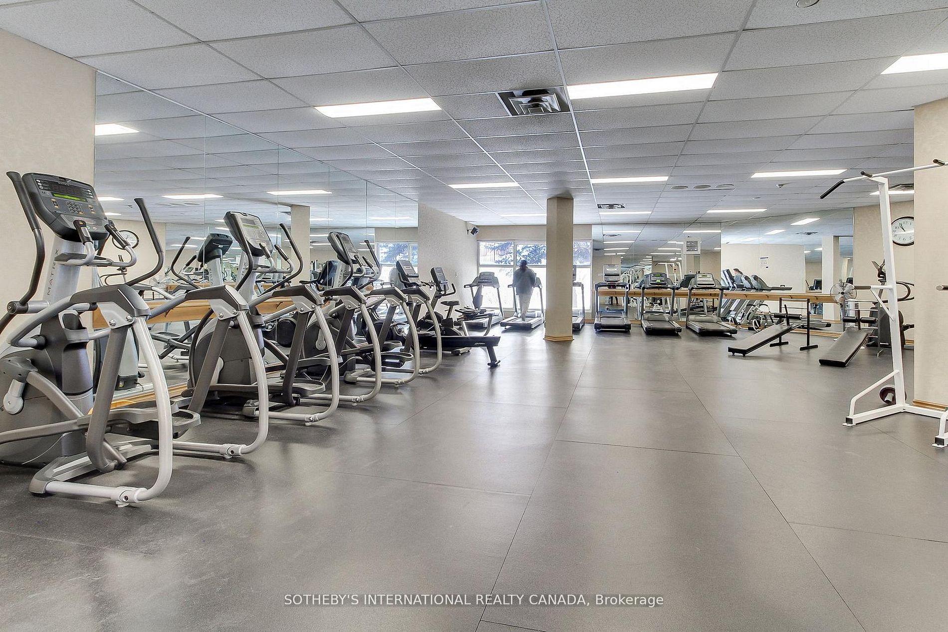 40 Harding Boulevard W 301