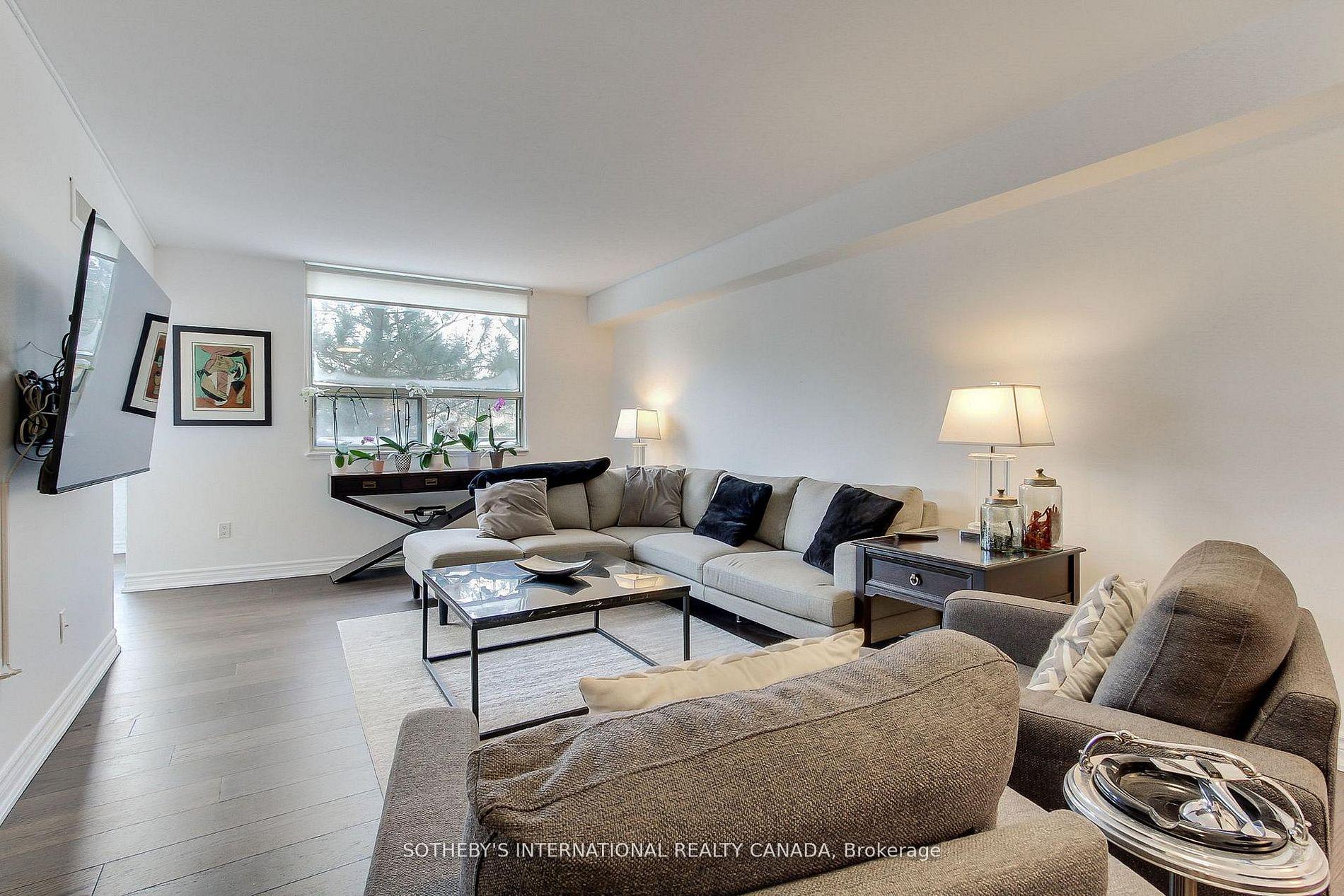 40 Harding Boulevard W 301