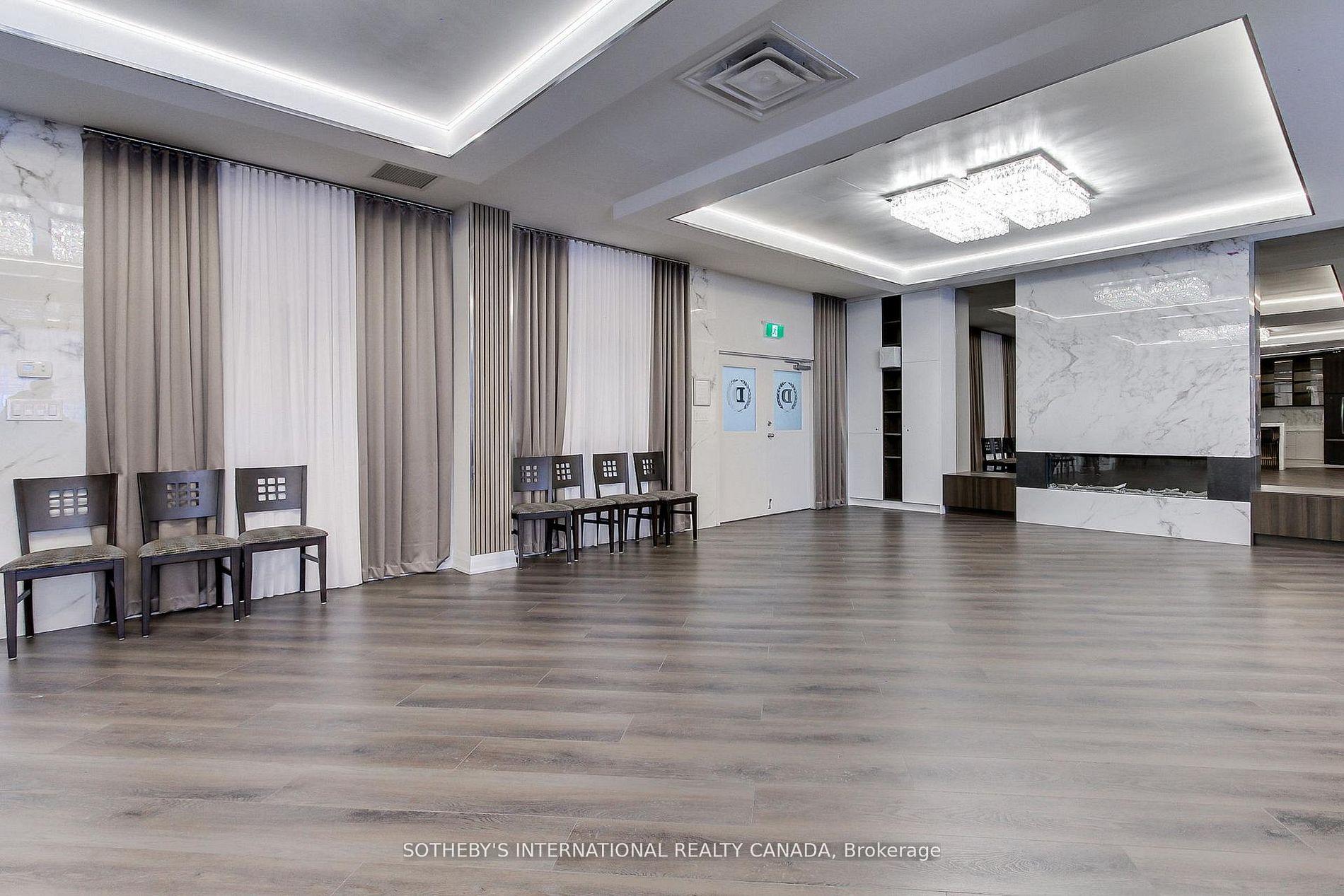 40 Harding Boulevard W 301