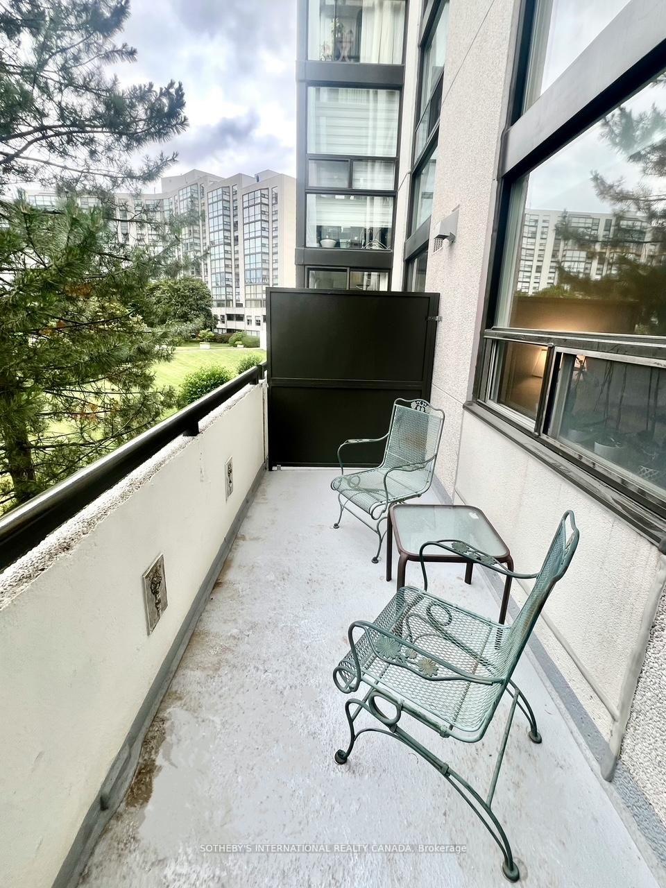 40 Harding Boulevard W 301