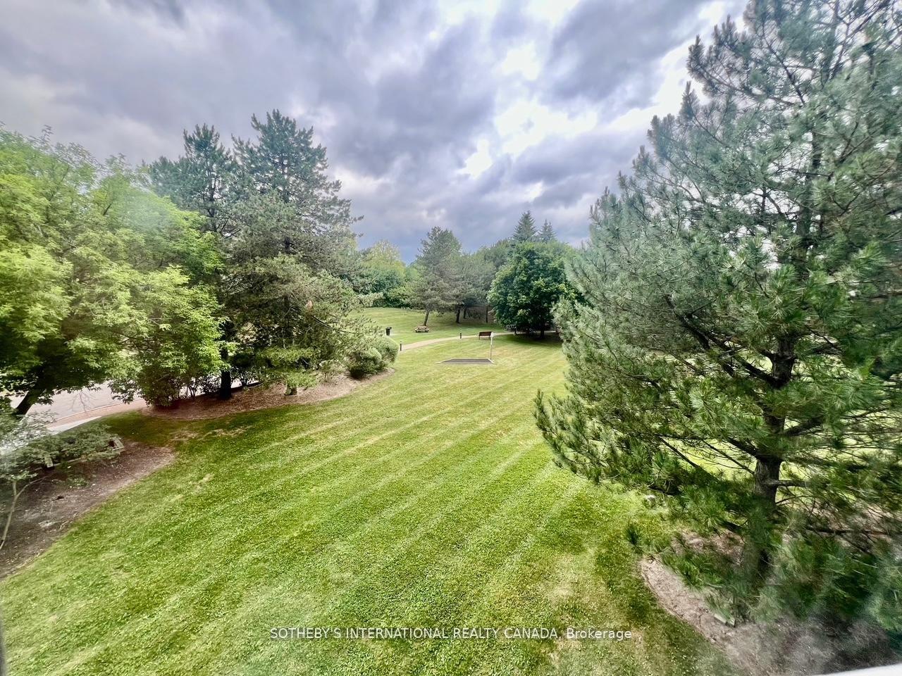 40 Harding Boulevard W 301