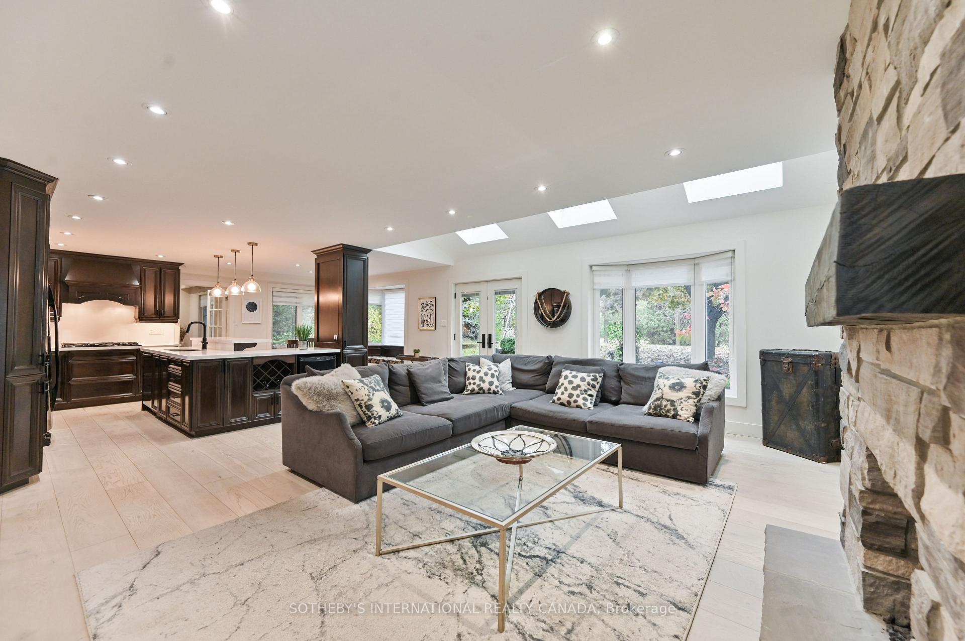 23 Hill Farm Road