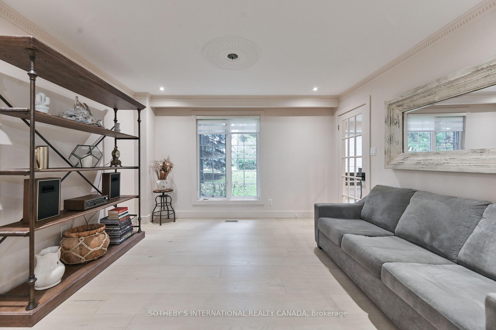 23 Hill Farm Road