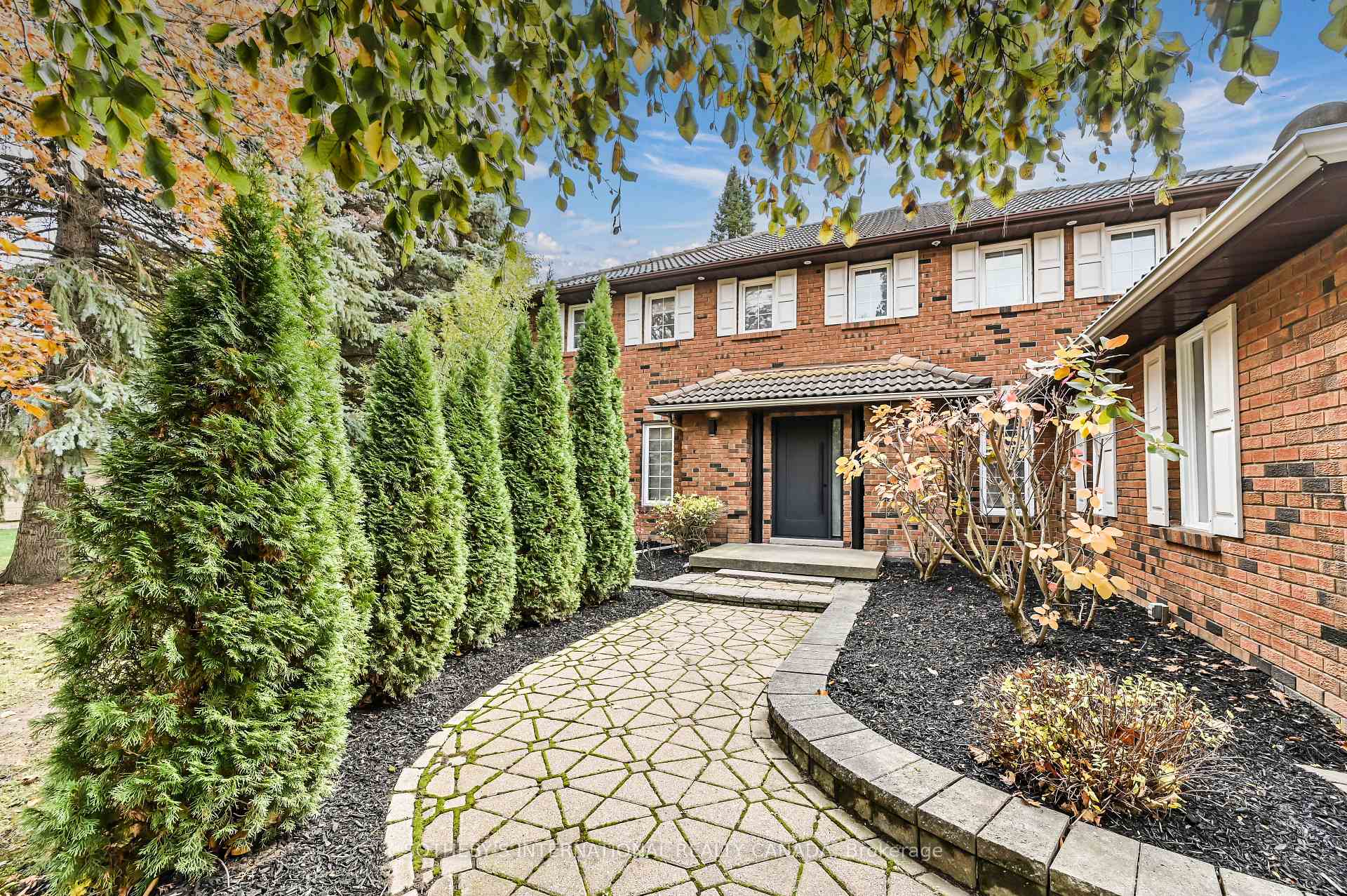 23 Hill Farm Road