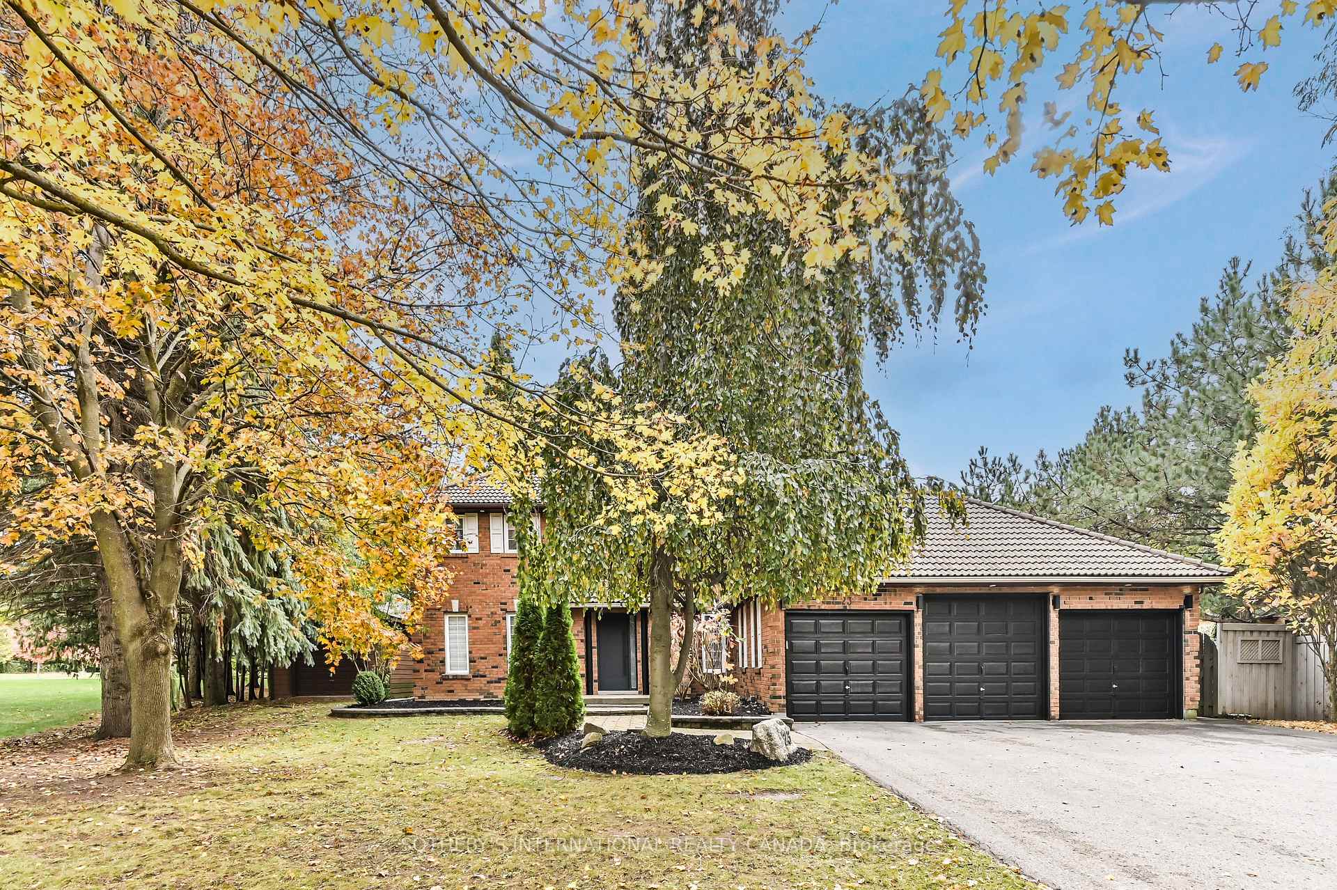 23 Hill Farm Road