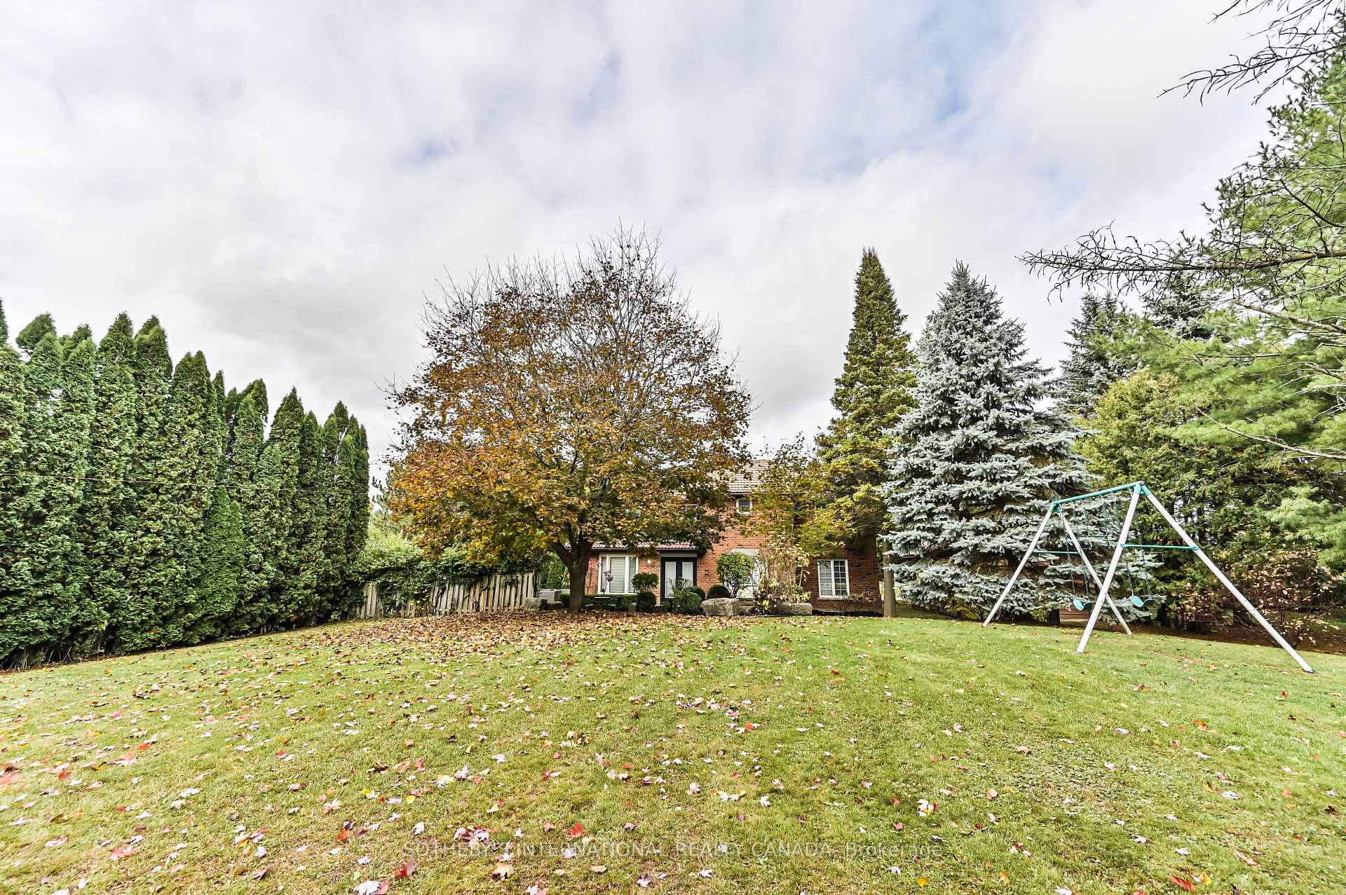 23 Hill Farm Road