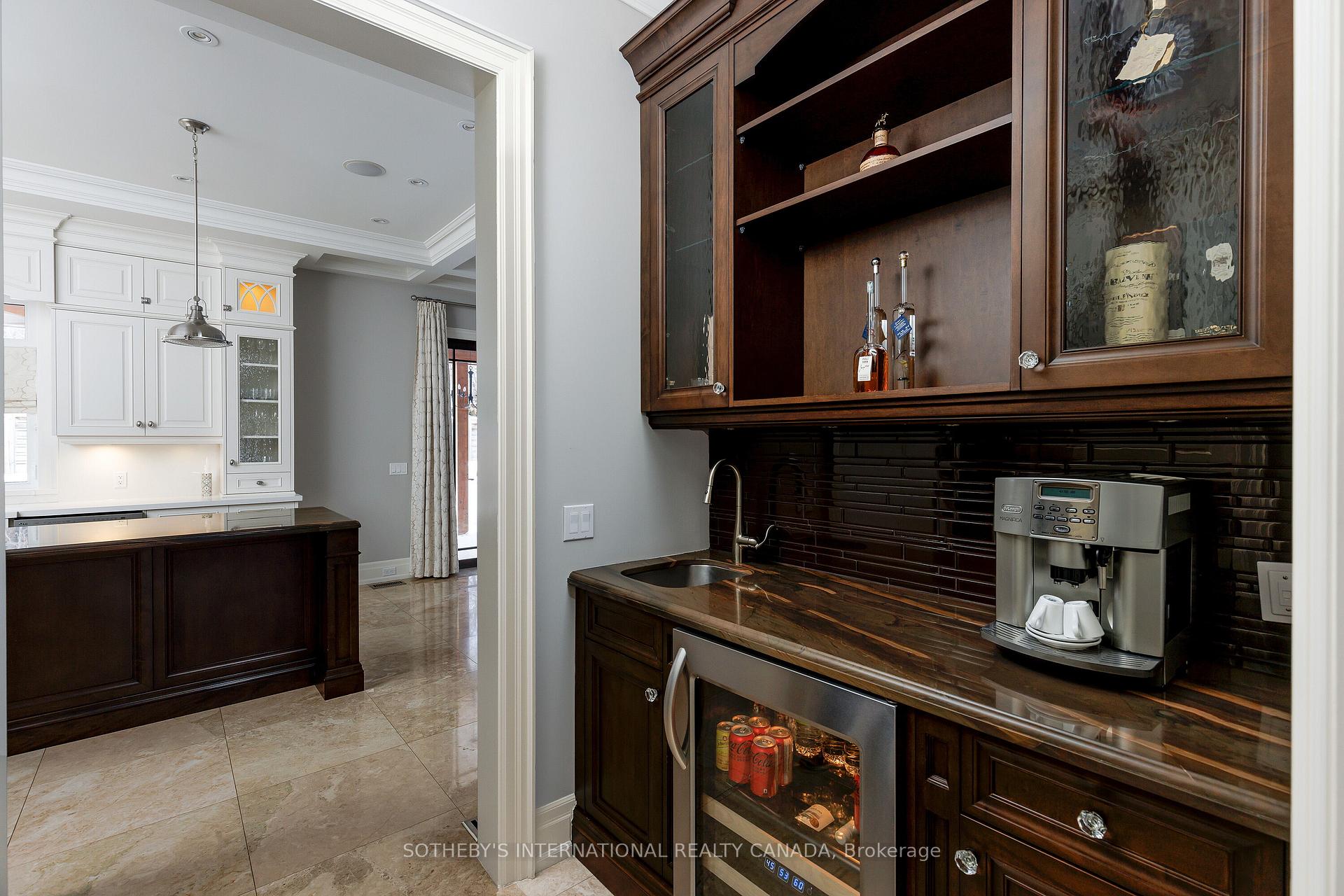 6 Weller Crescent