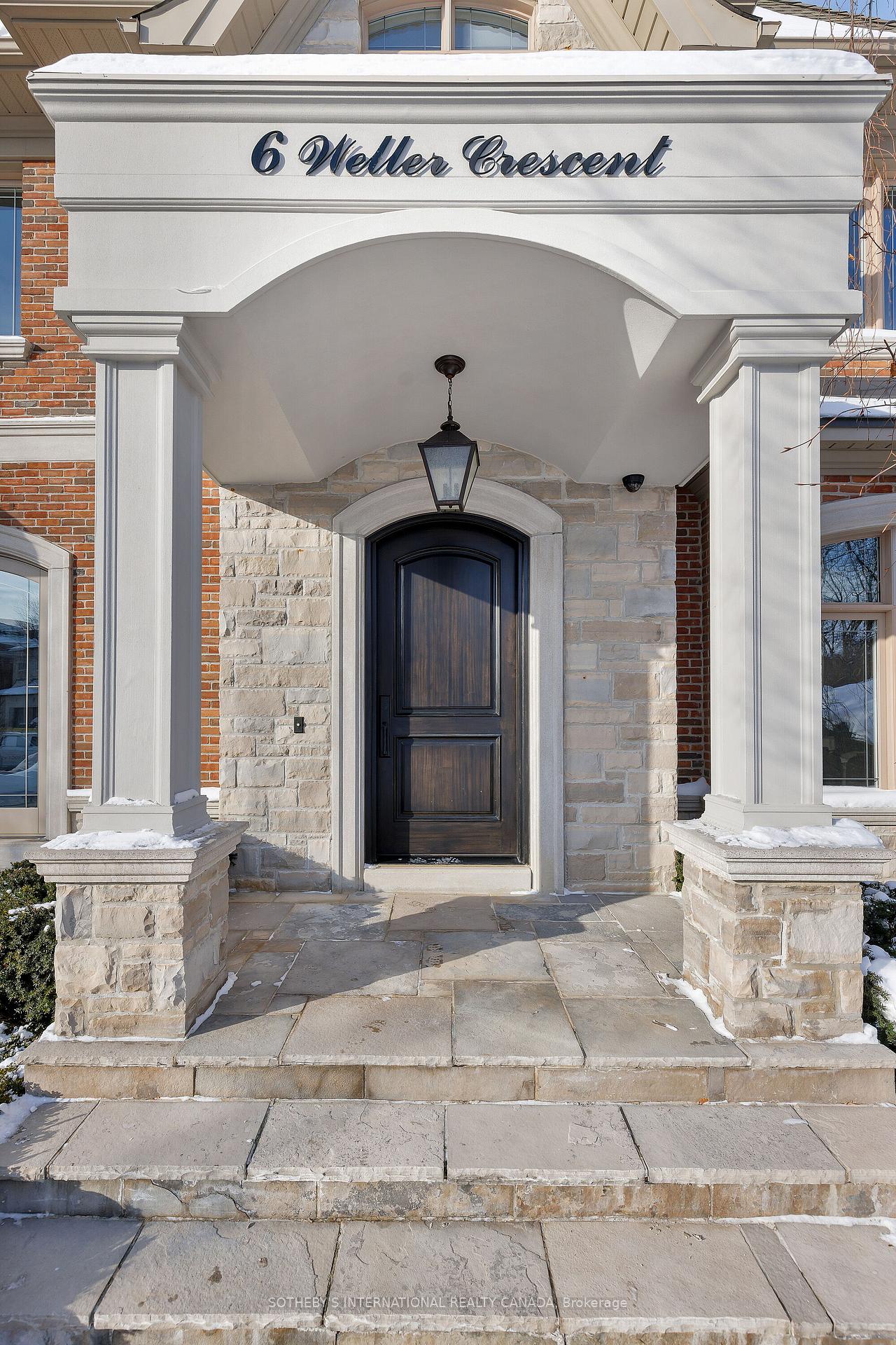 6 Weller Crescent