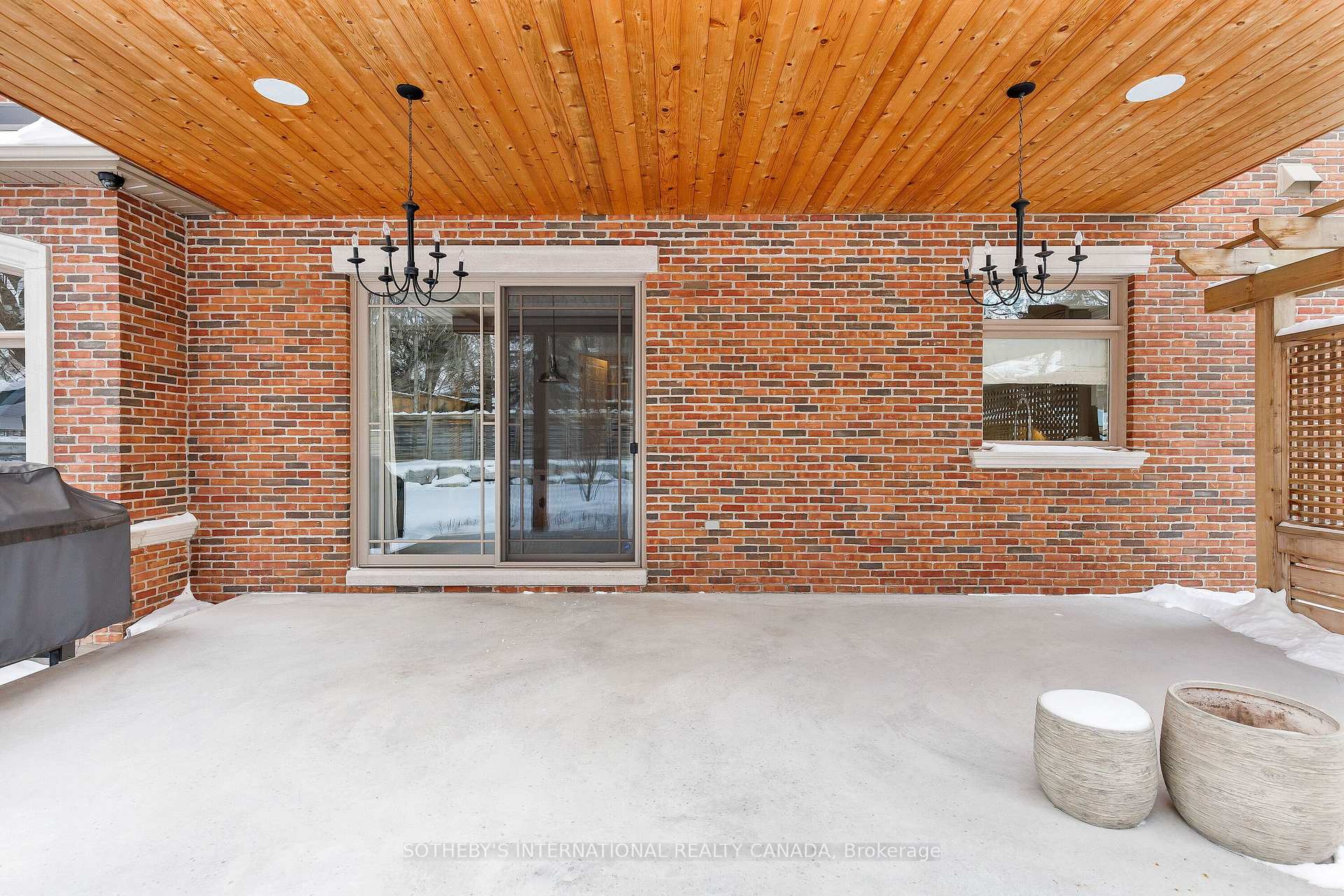 6 Weller Crescent