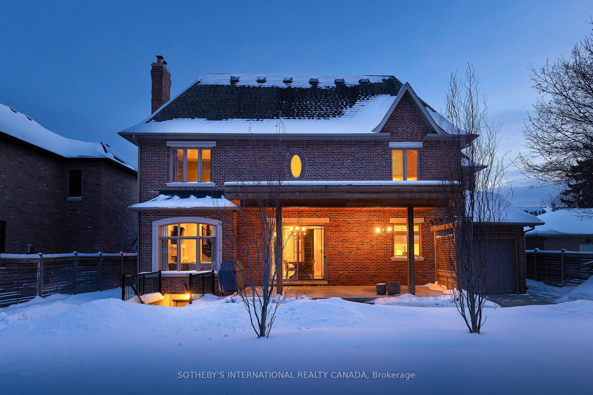 6 Weller Crescent