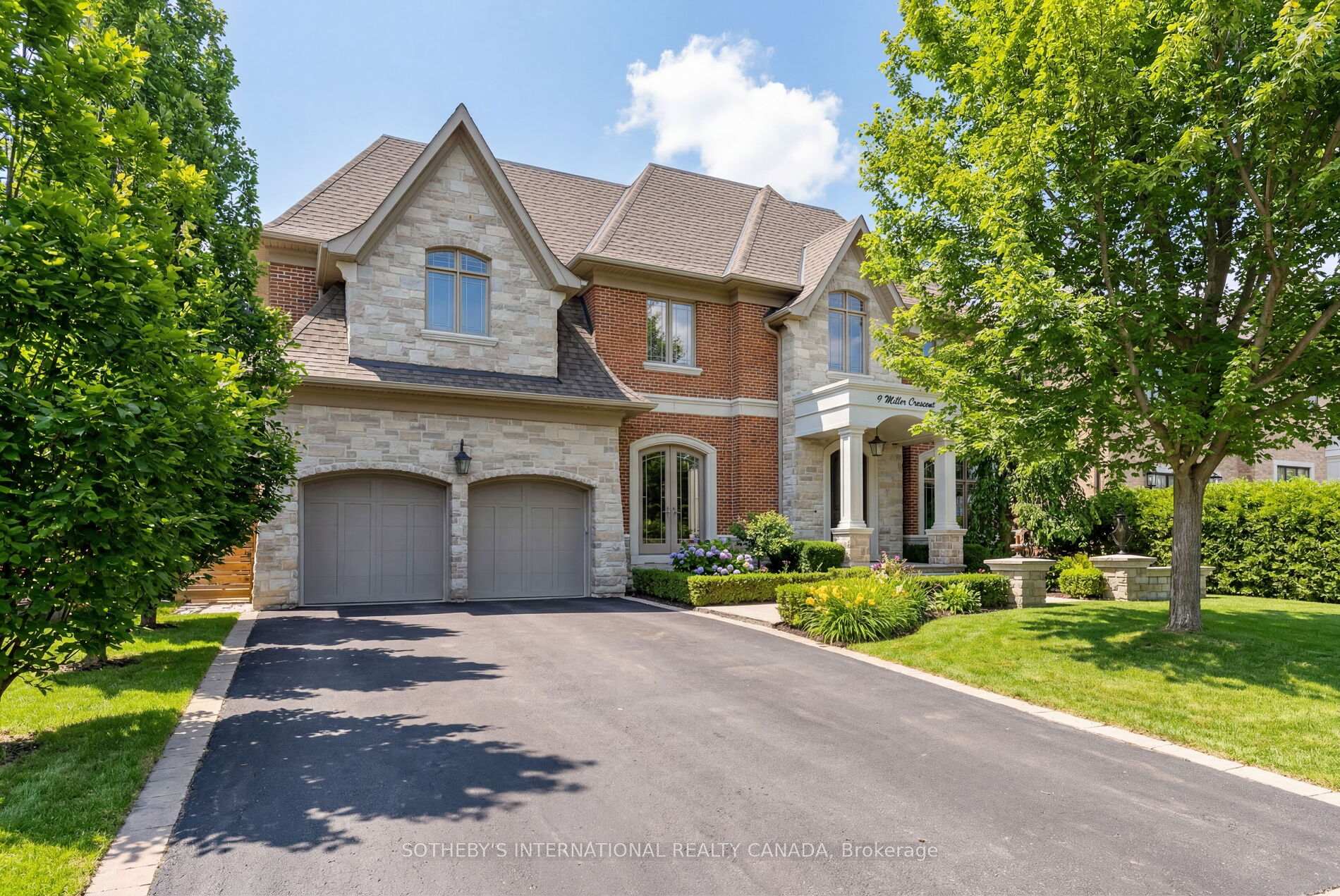 6 Weller Crescent