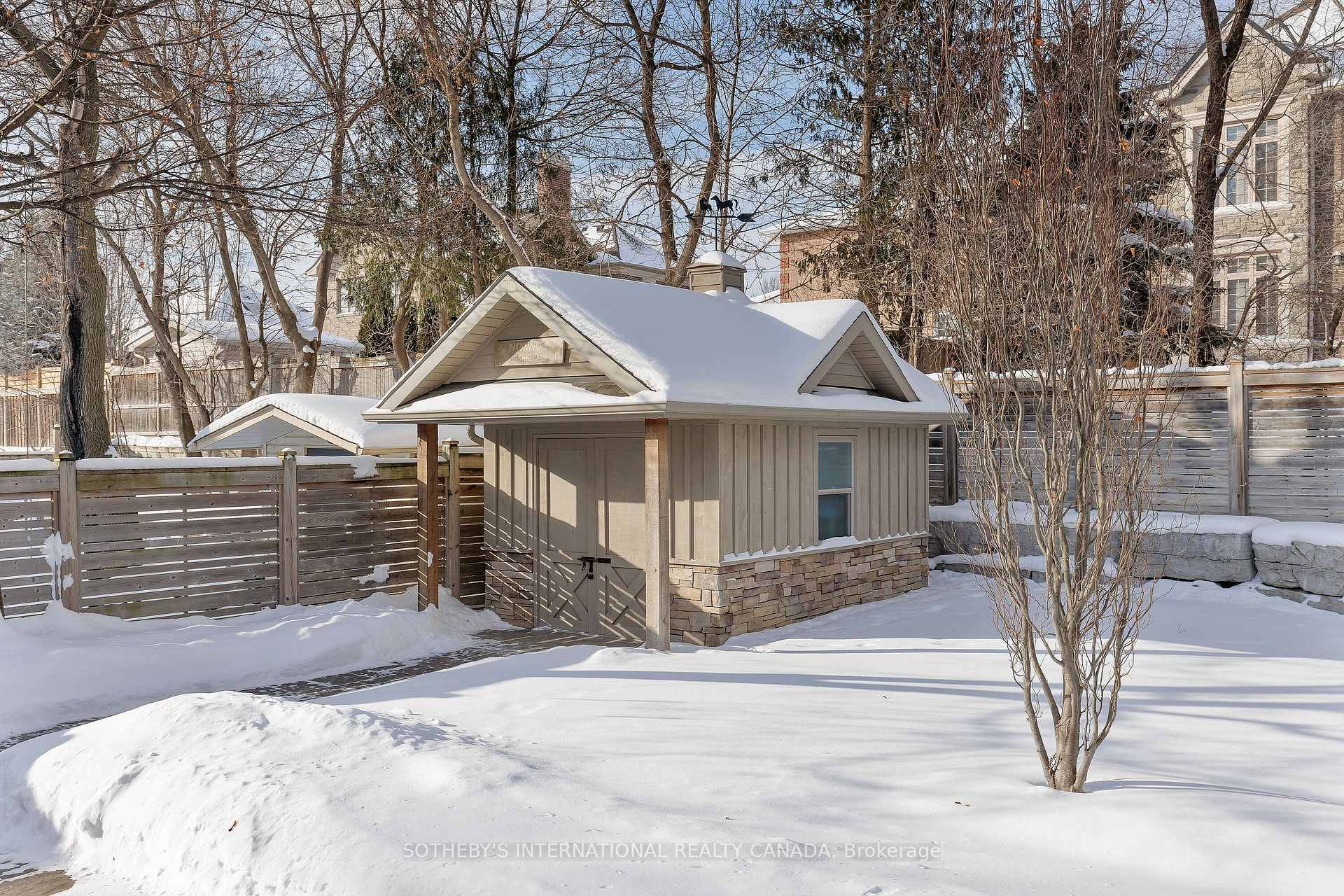 6 Weller Crescent