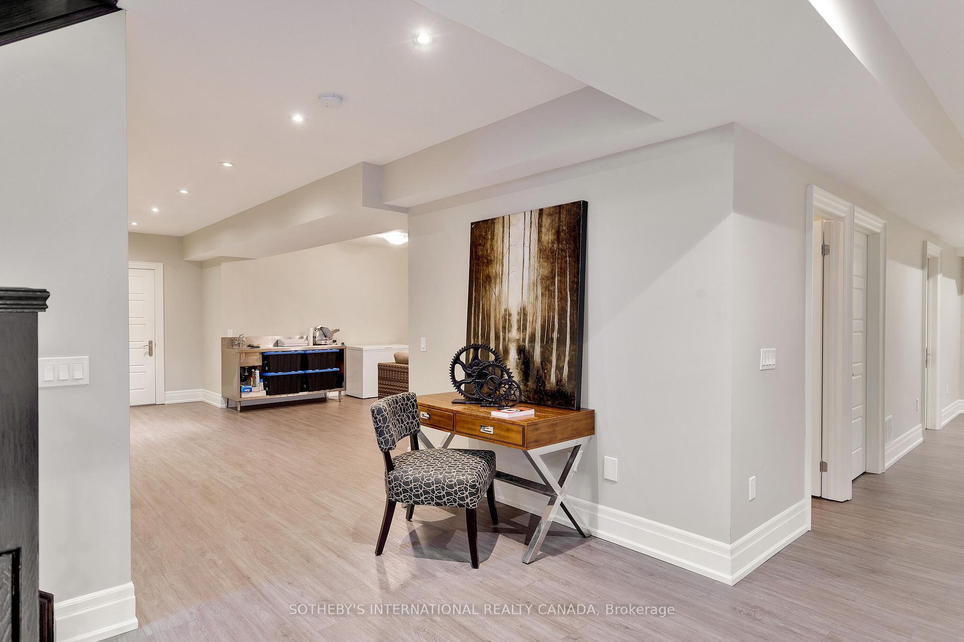 6 Weller Crescent
