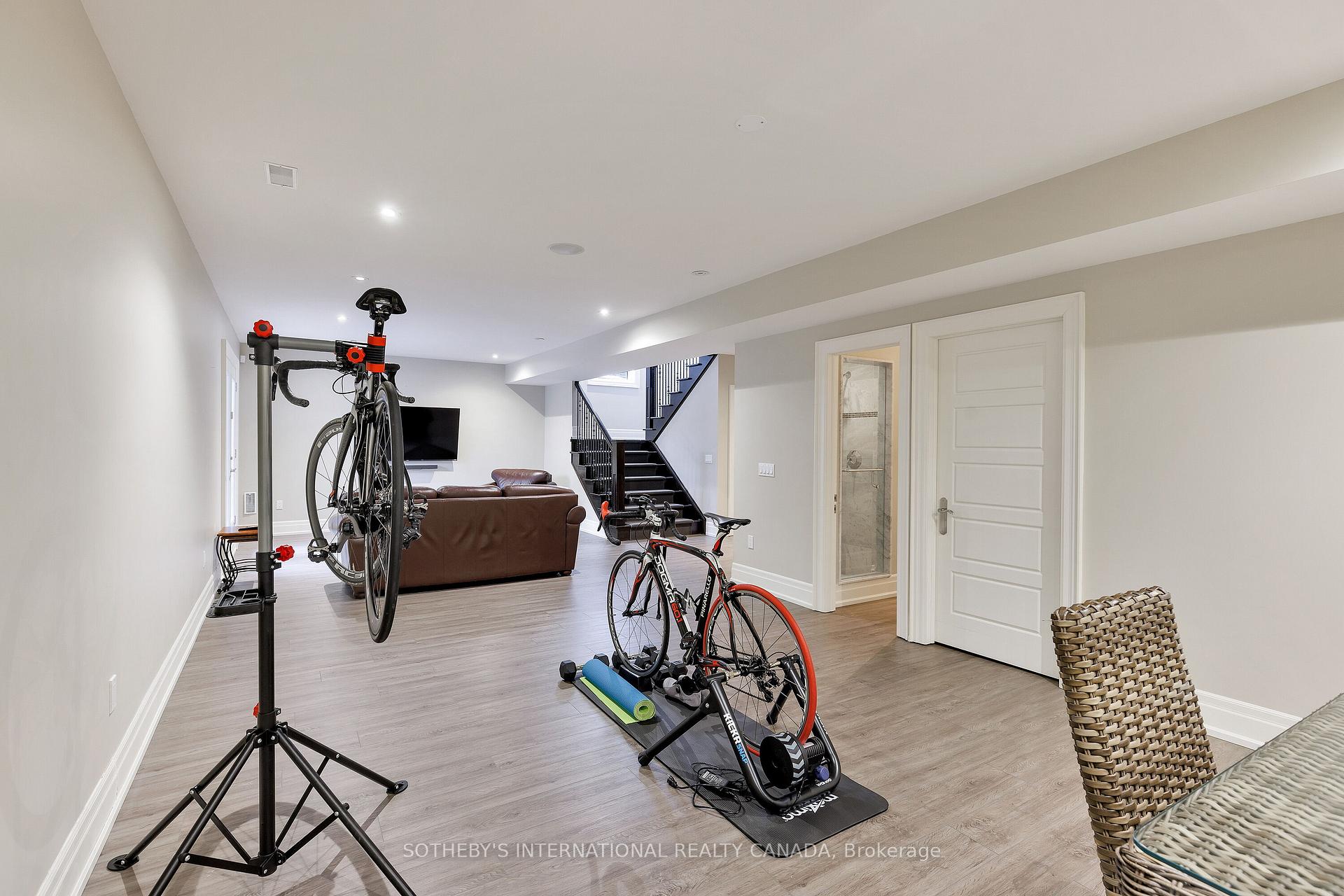 6 Weller Crescent