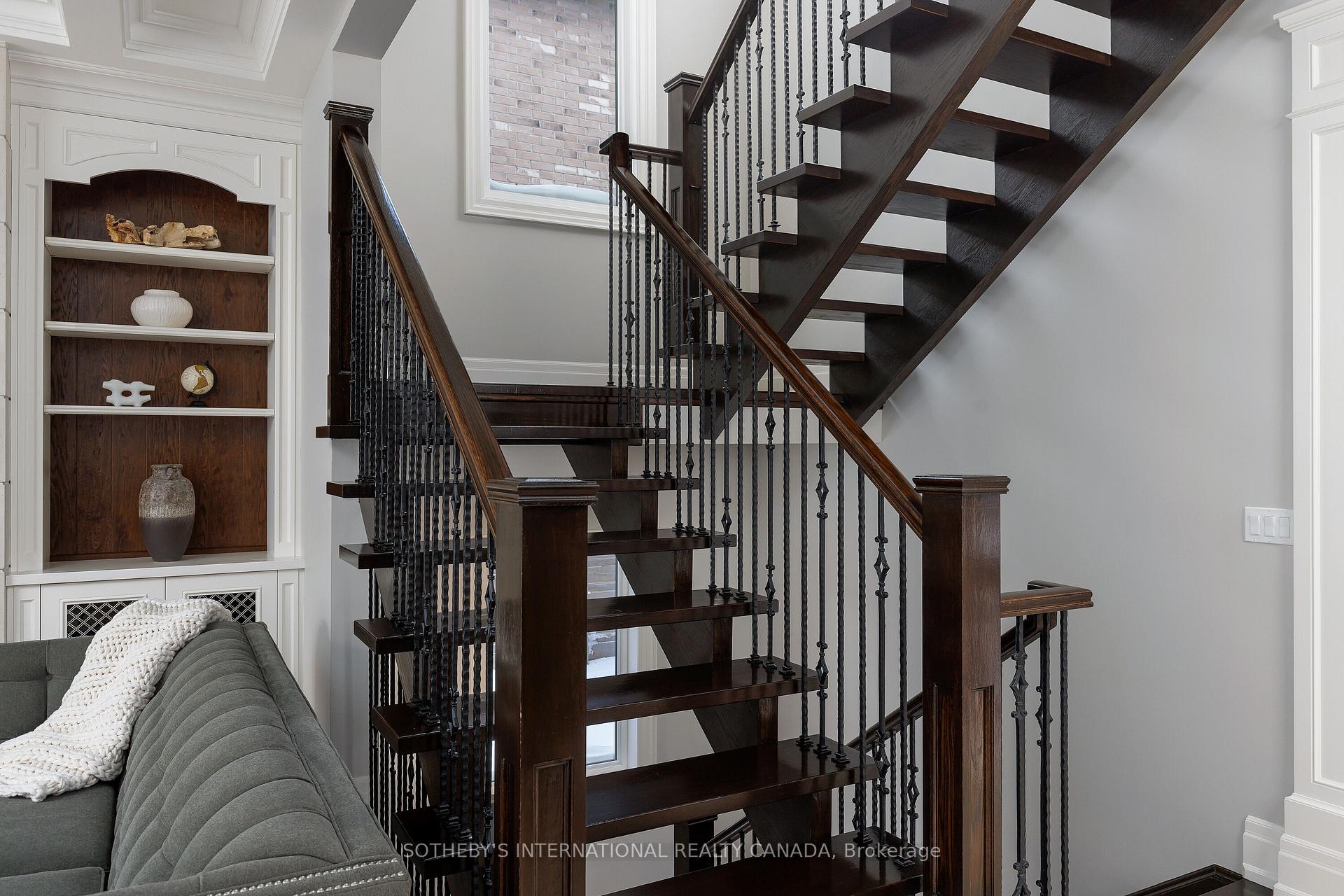6 Weller Crescent