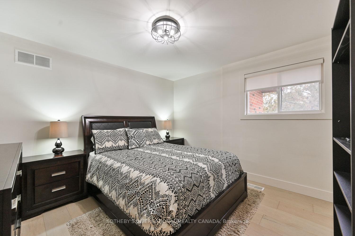 23 Hill Farm Road