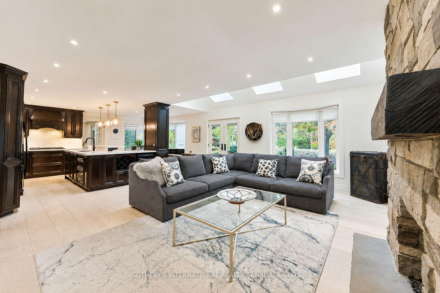 23 Hill Farm Road