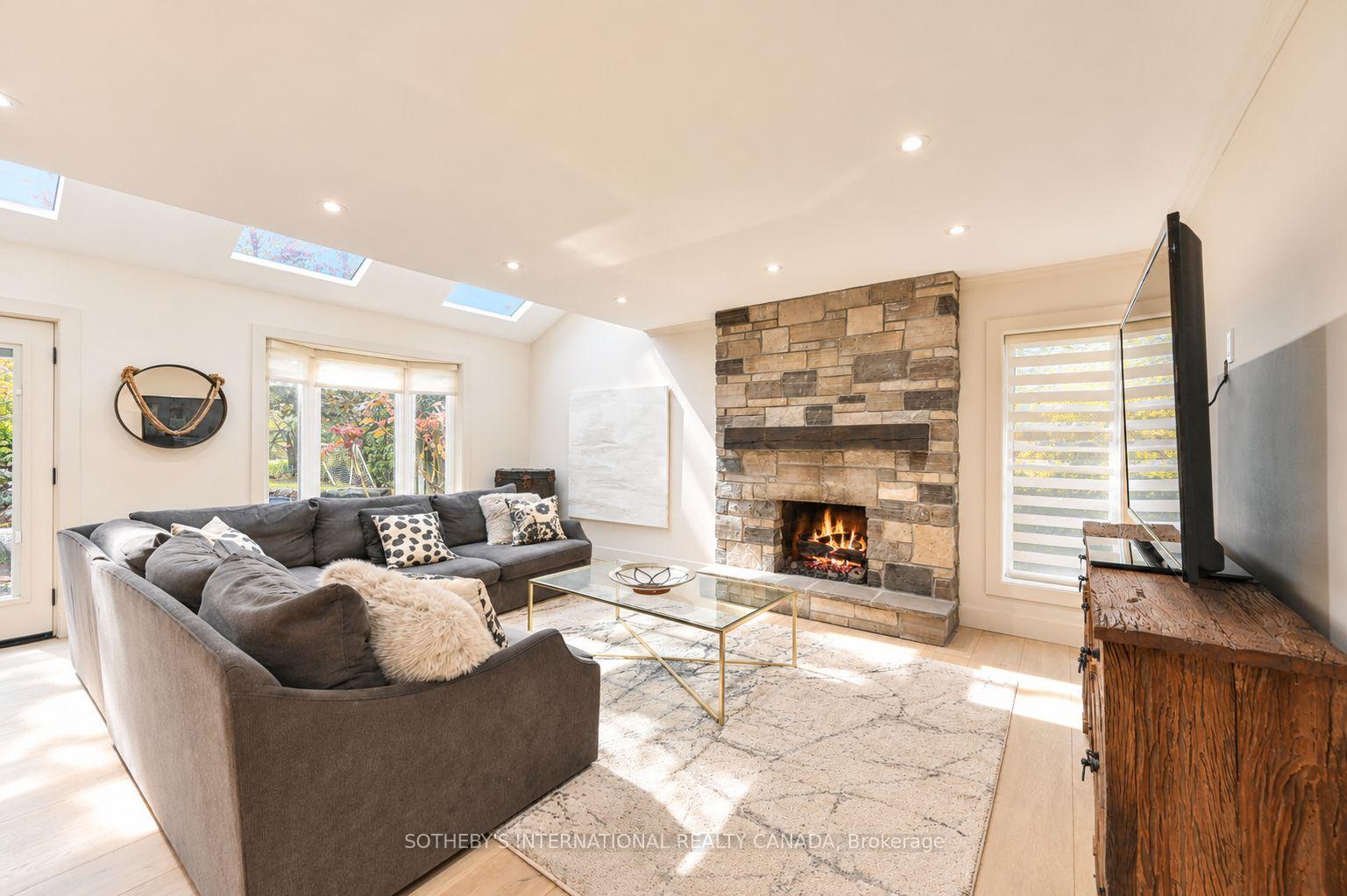 23 Hill Farm Road