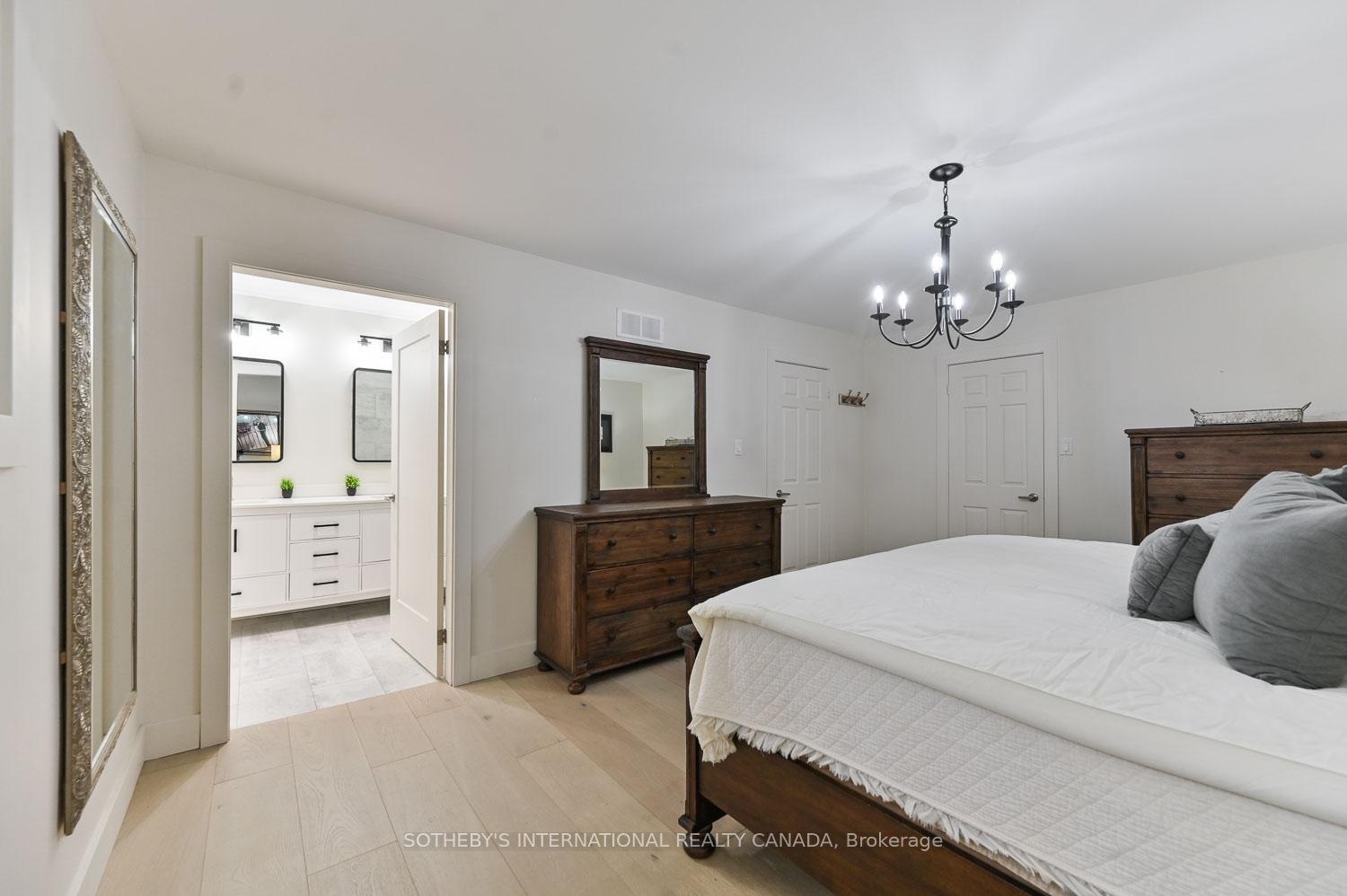 23 Hill Farm Road
