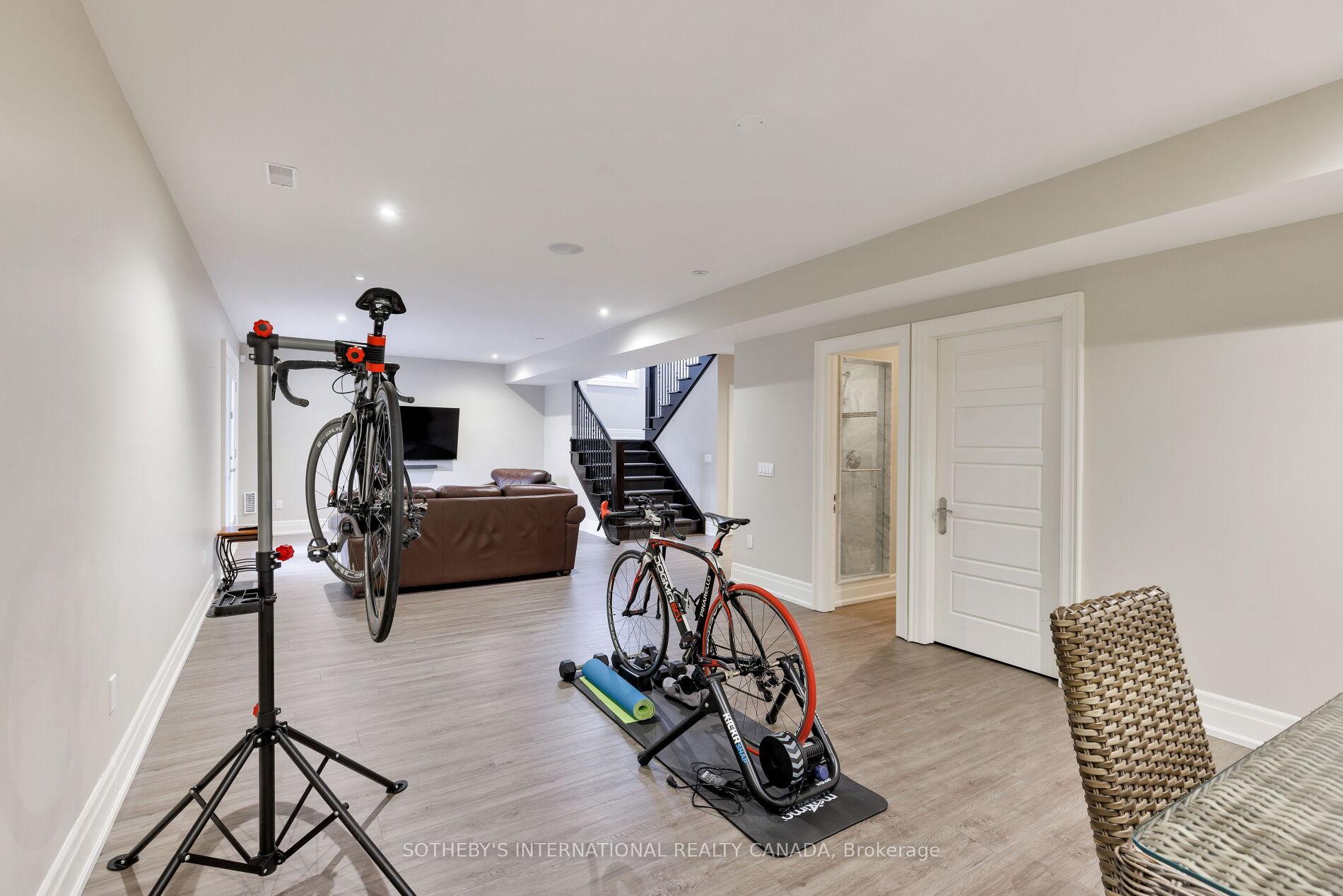 6 Weller Crescent