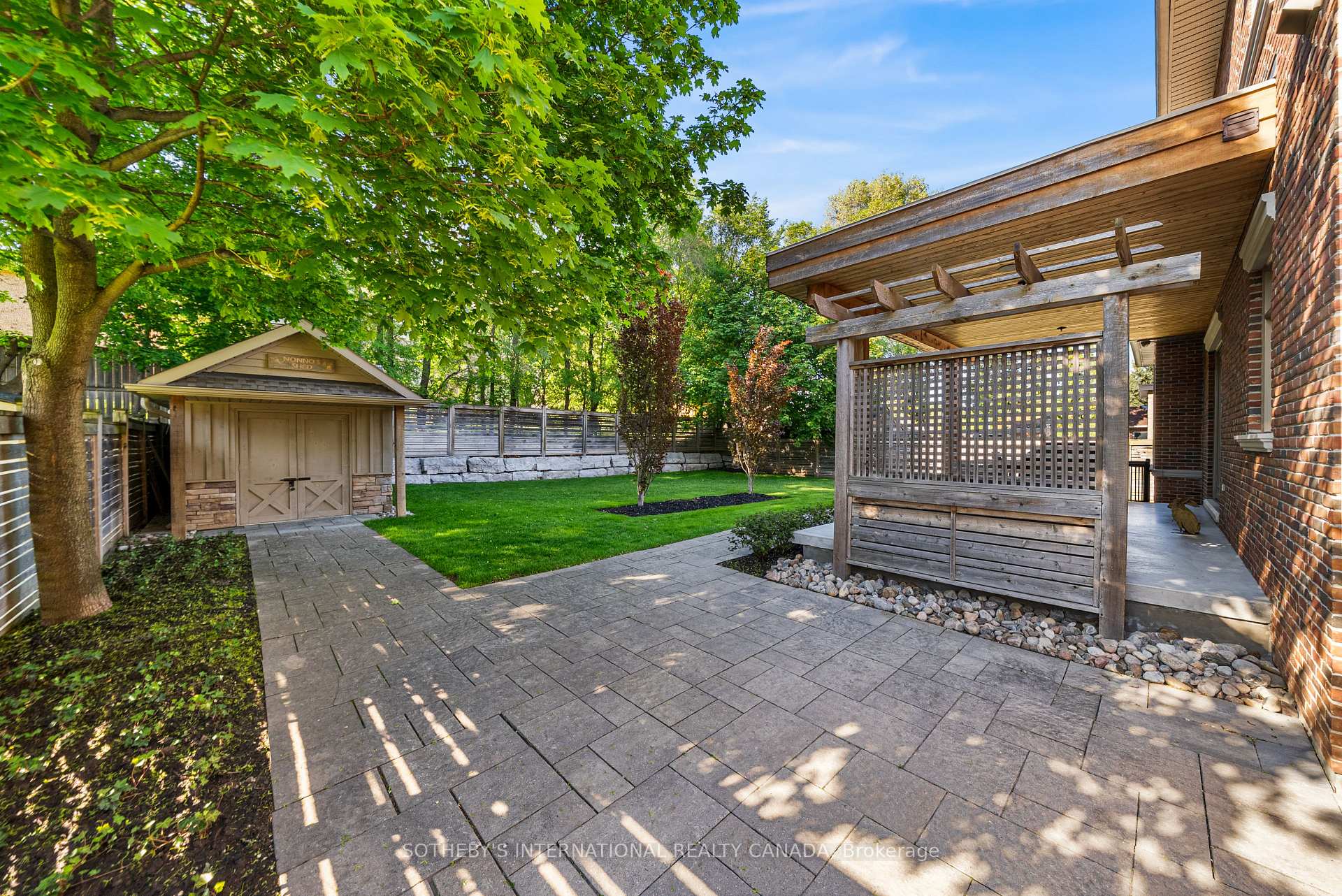 6 Weller Crescent