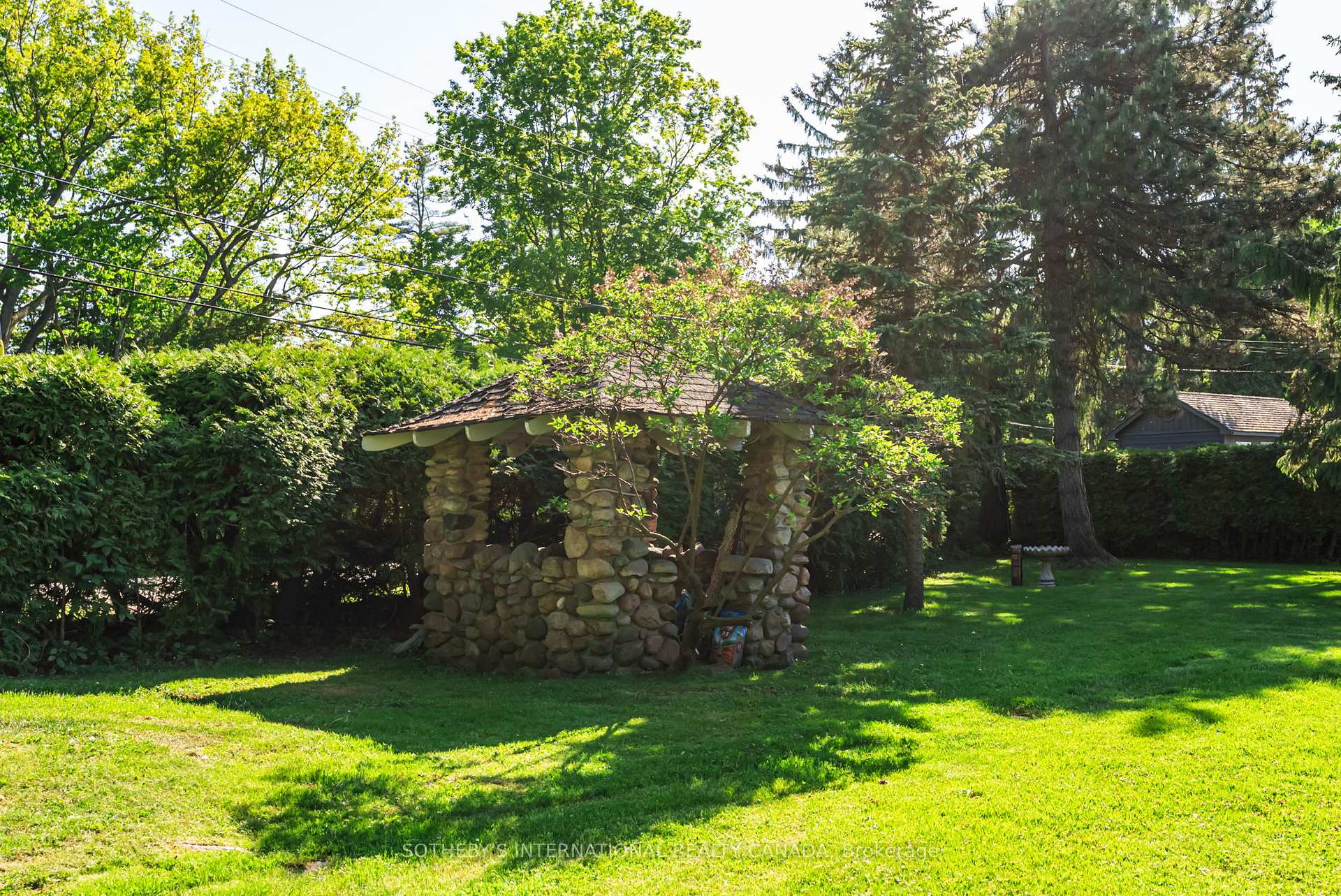 30 Hedge Road